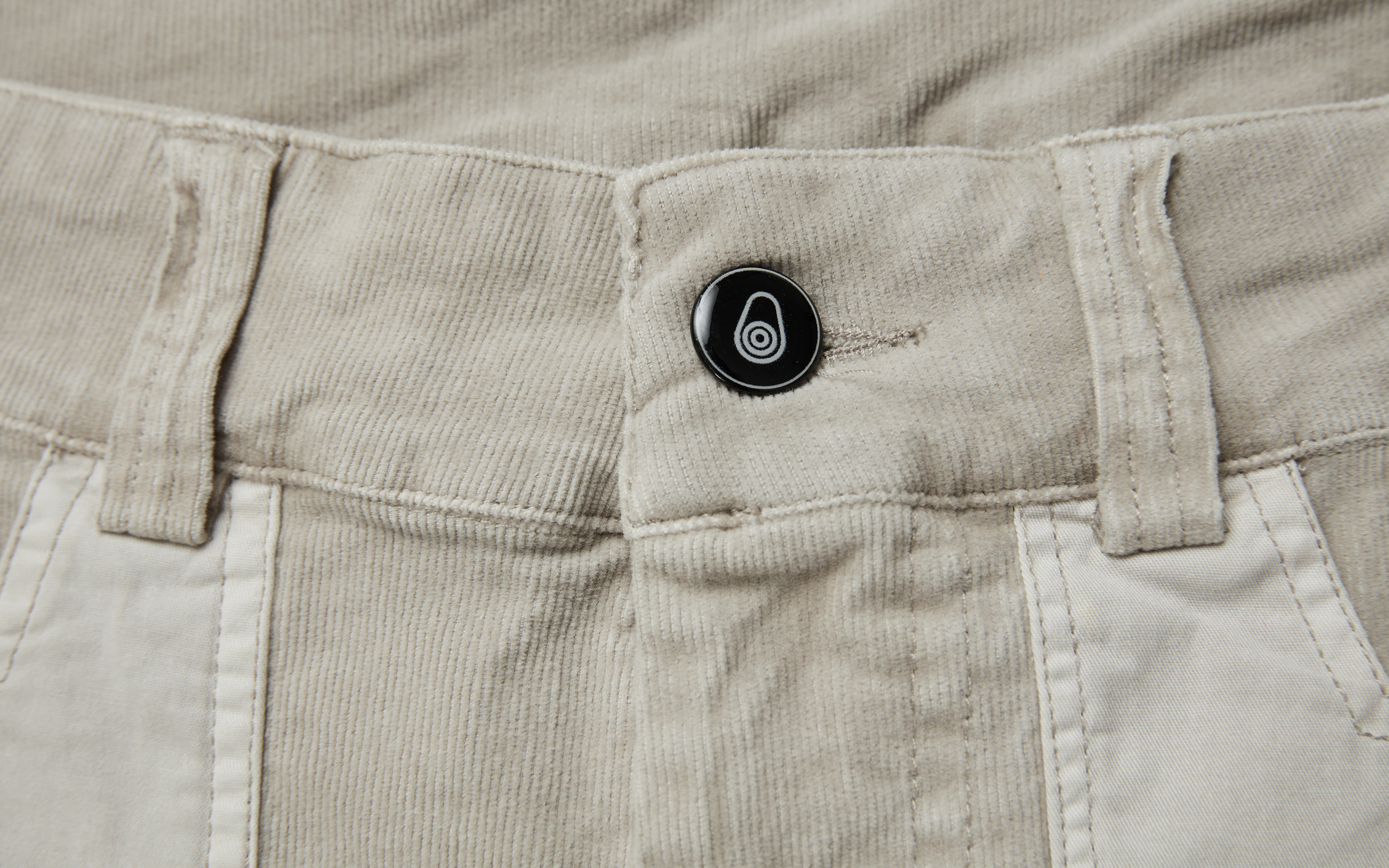 BLOCKED CORDUROY SHORTS