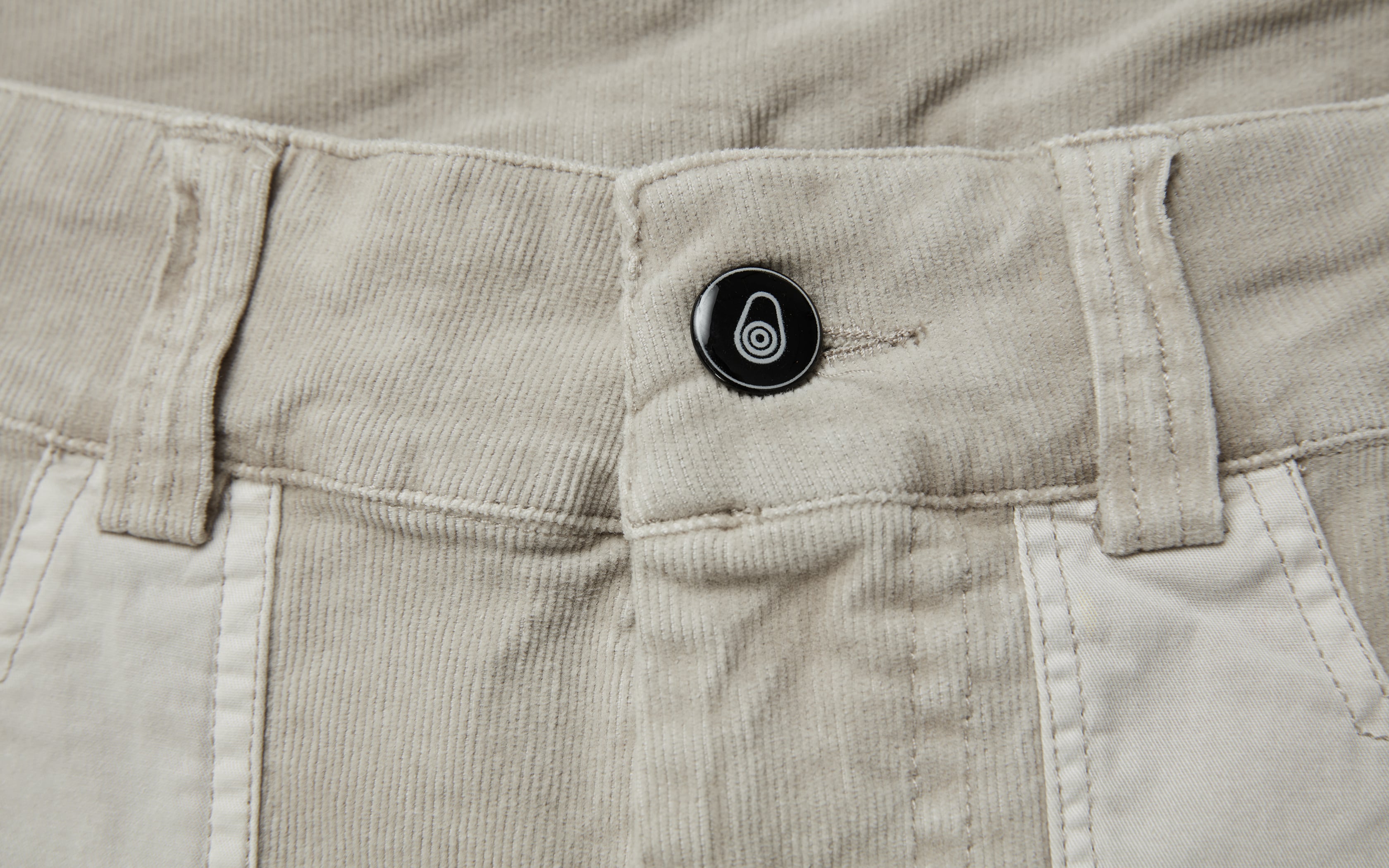 BLOCKED CORDUROY SHORTS