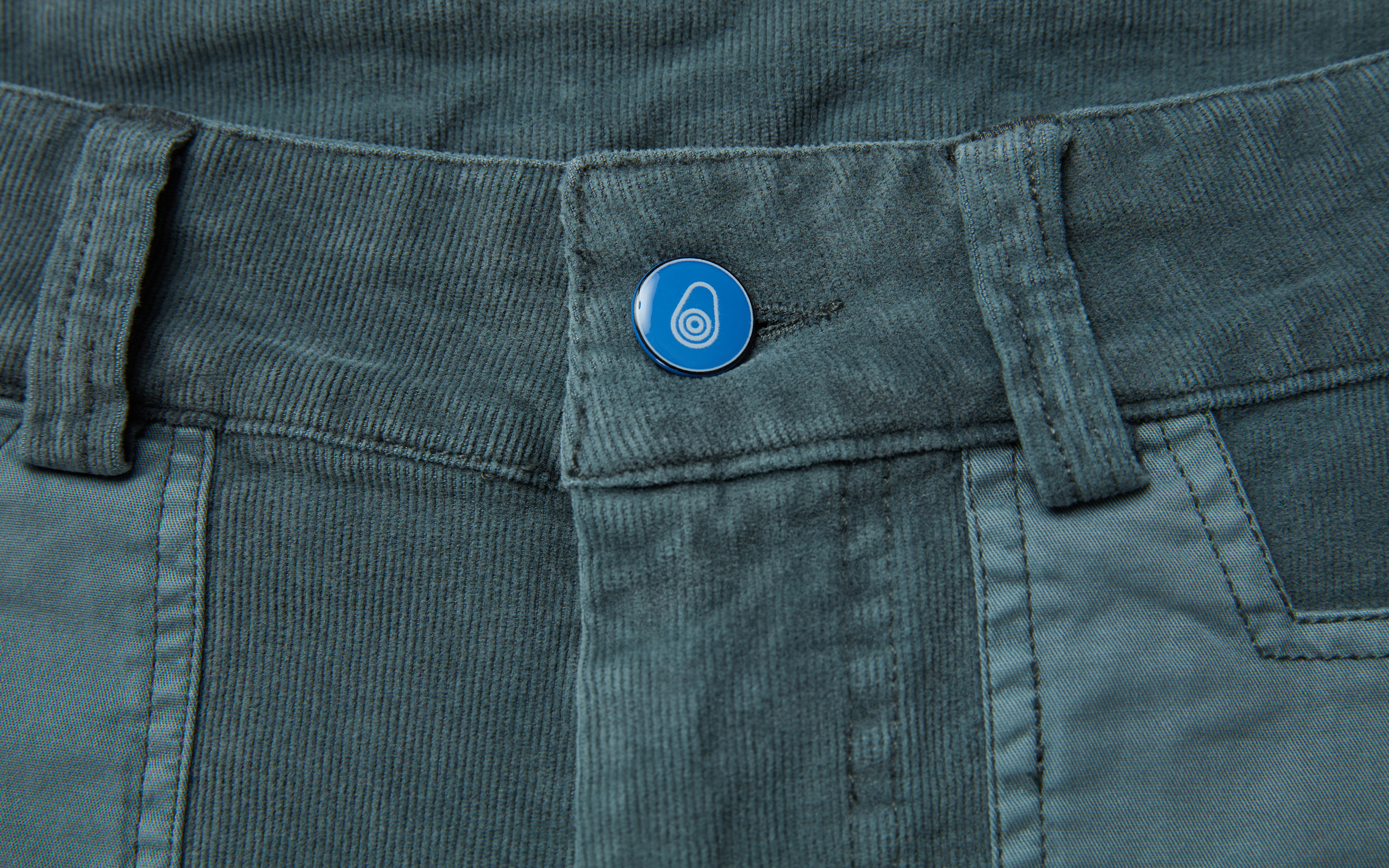 BLOCKED CORDUROY SHORTS