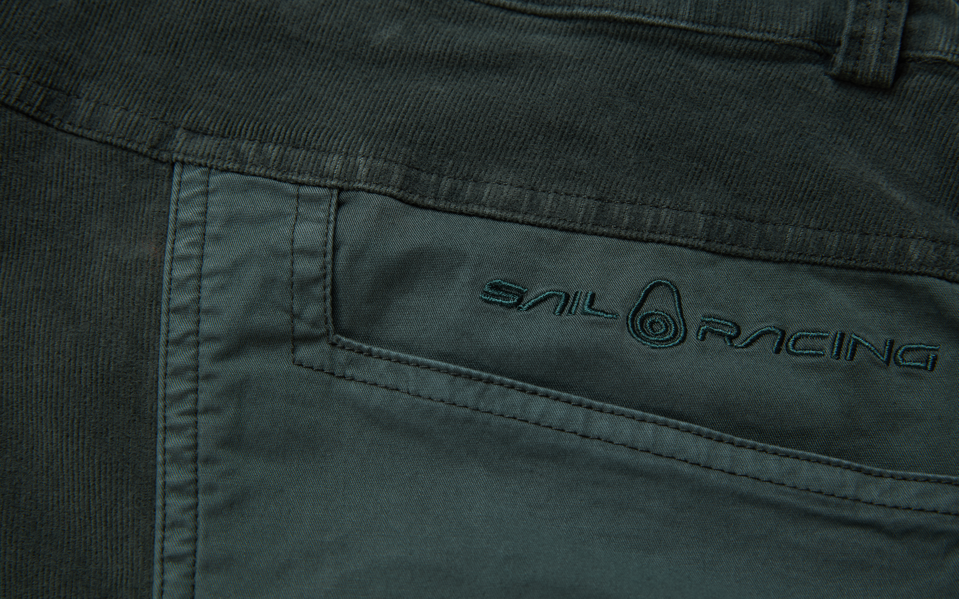 BLOCKED CORDUROY SHORTS