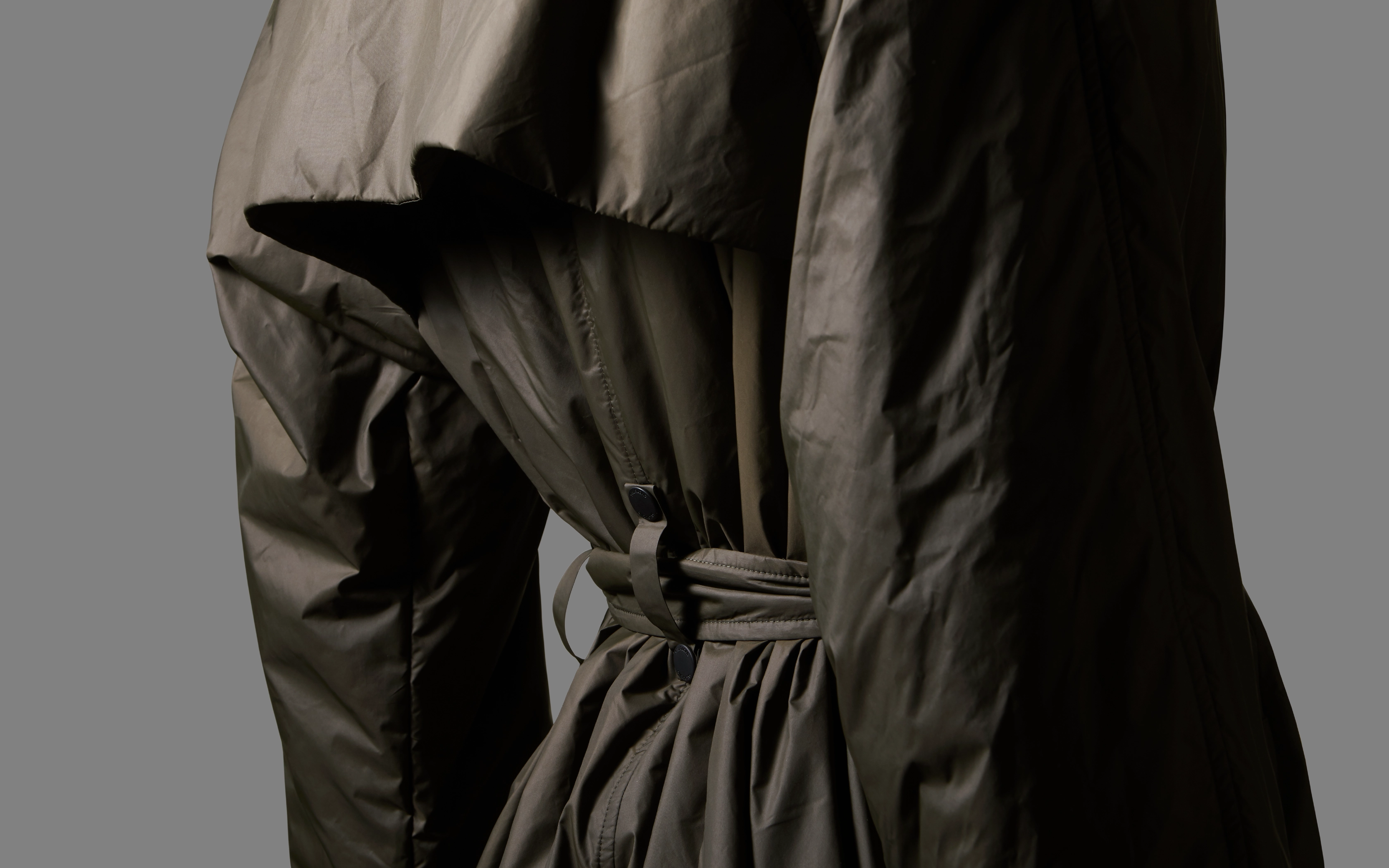 TRANSITIONAL COAT