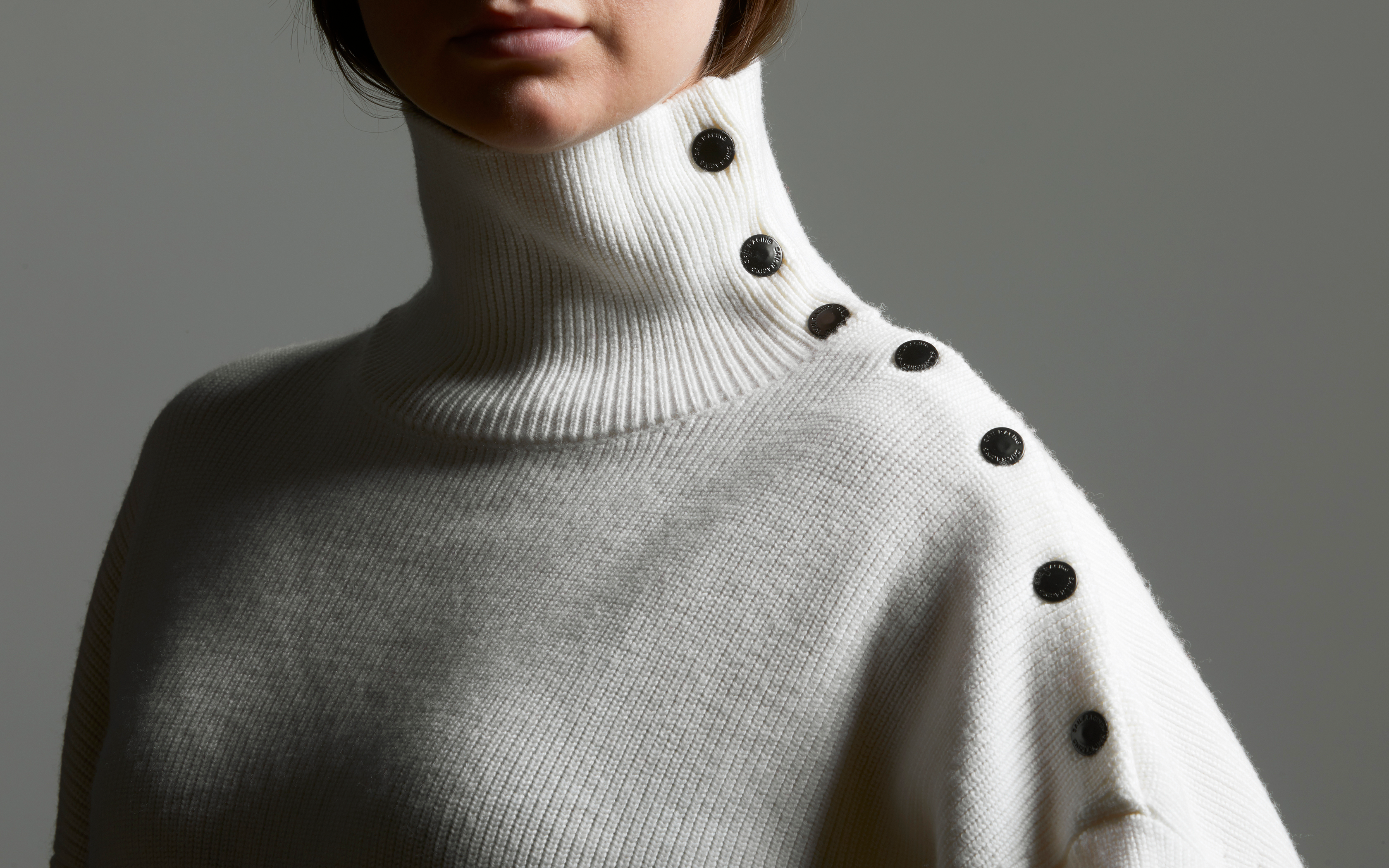 SEAFARER BUTTON NECK