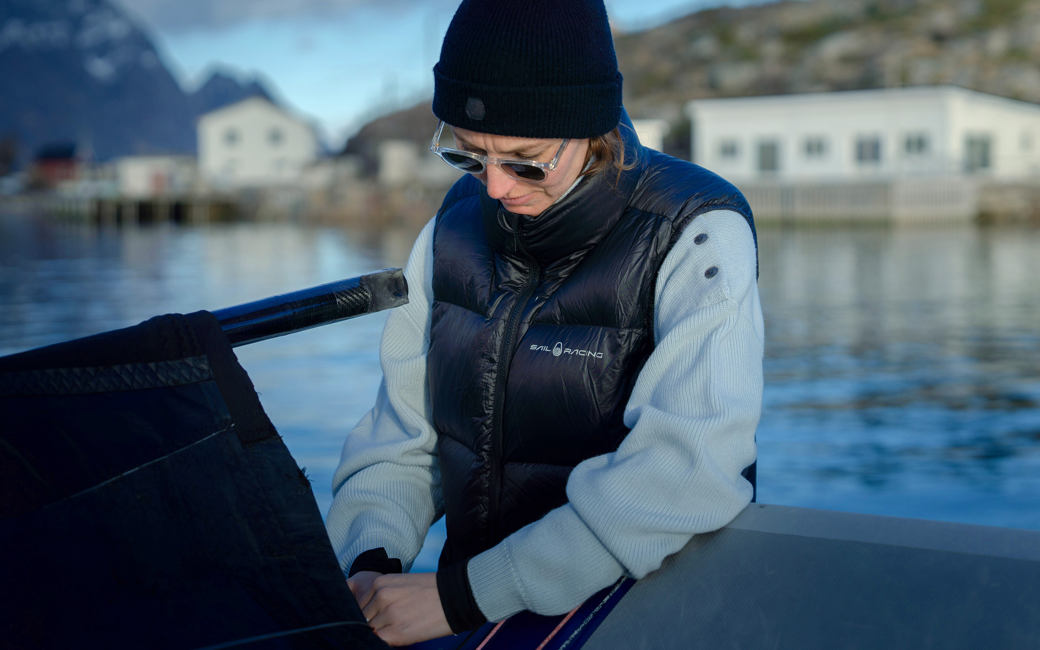 SEAFARER BUTTON NECK