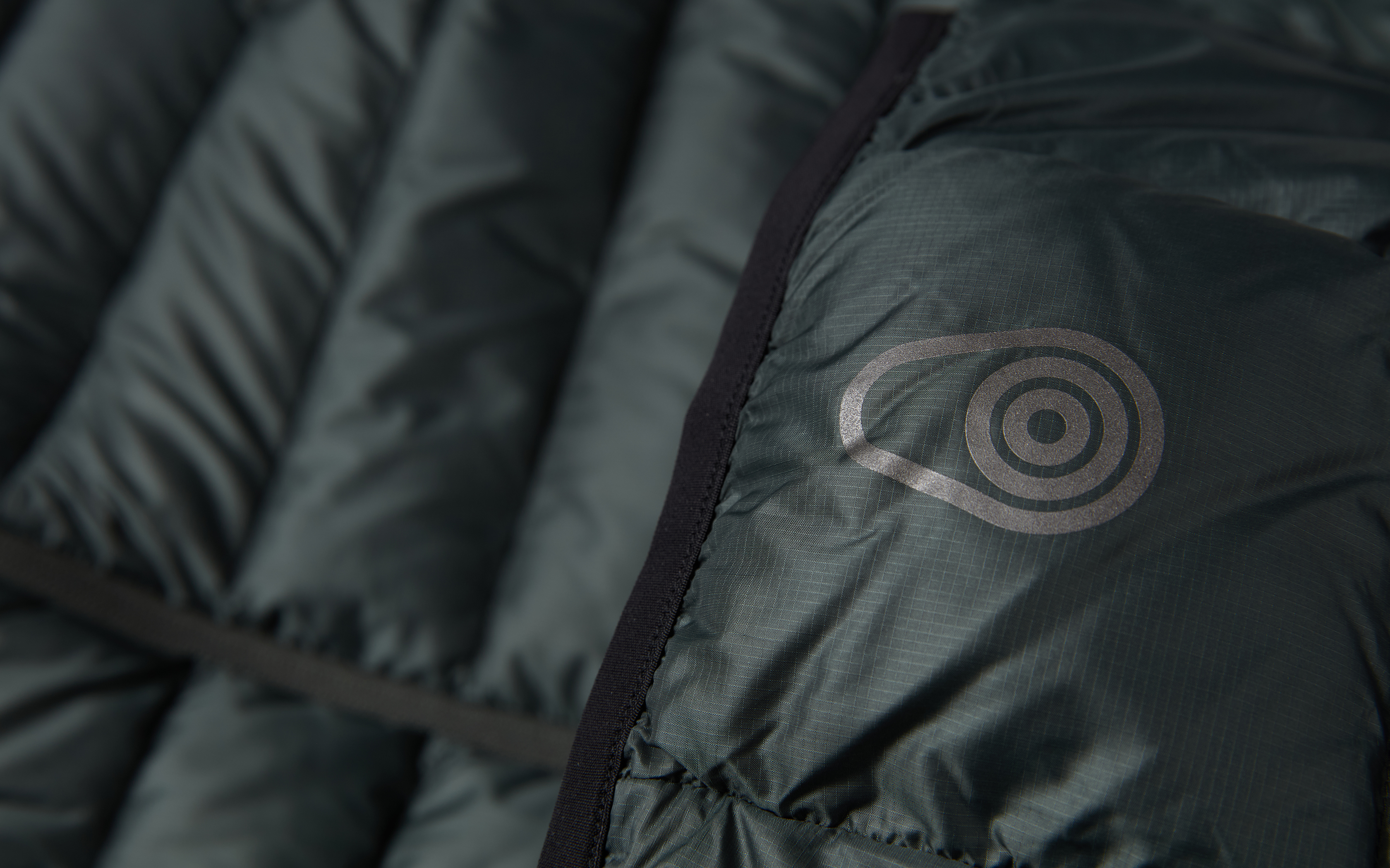 SPRAY HYBRID DOWN HOOD