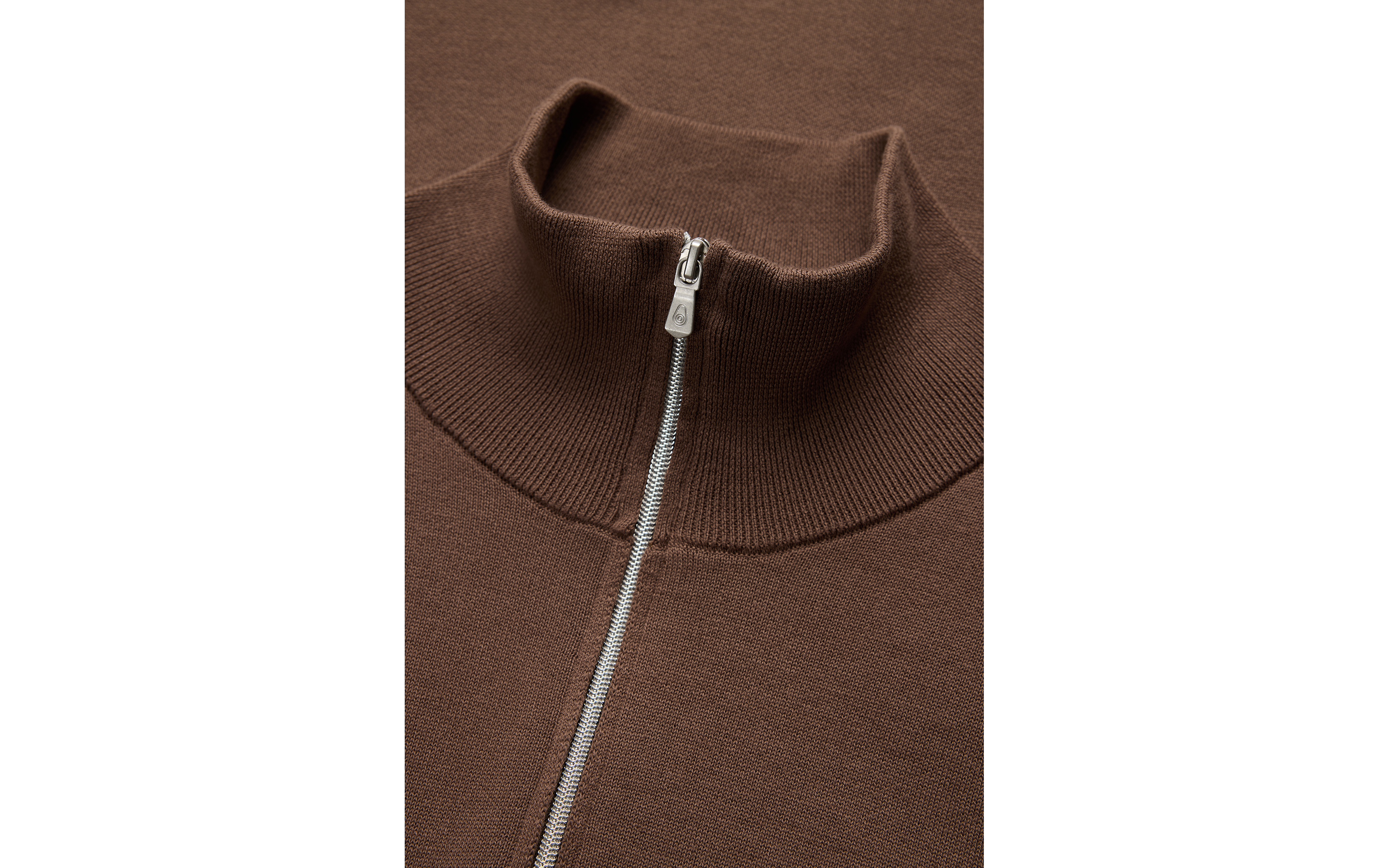 ARC KNITTED T-NECK 
