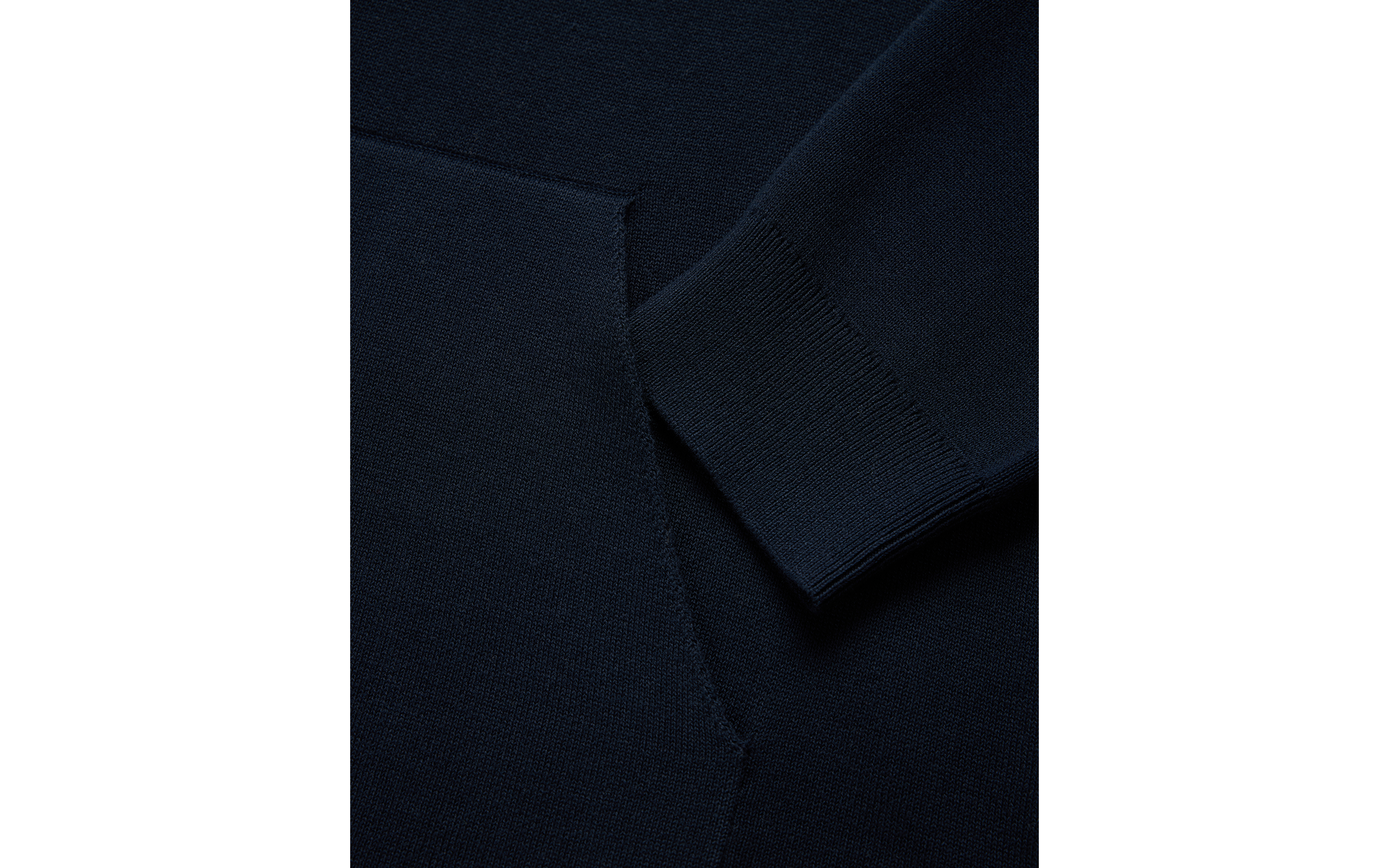 ARC KNITTED T-NECK 