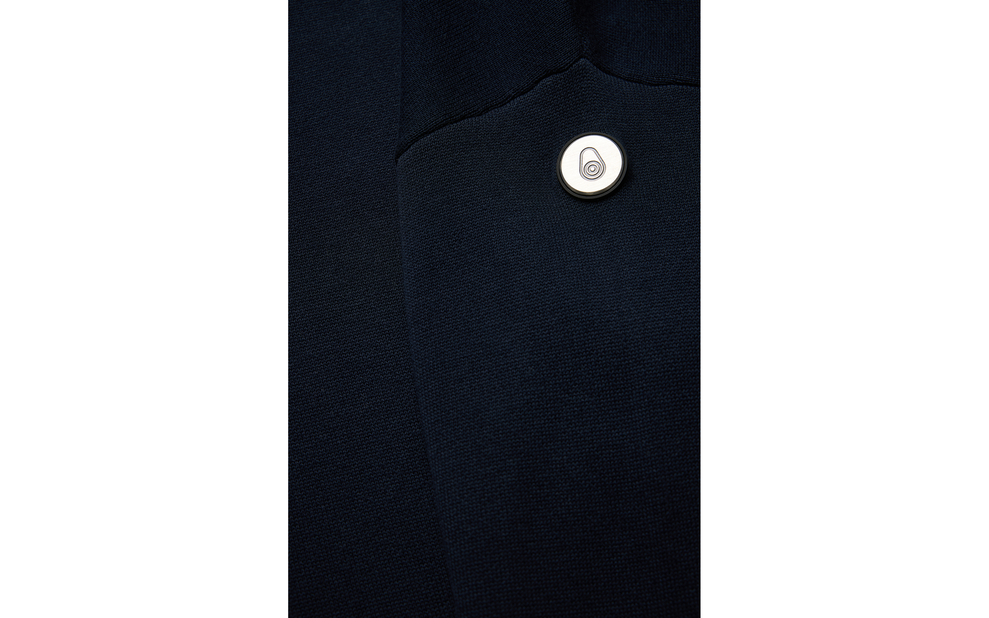 ARC KNITTED T-NECK 