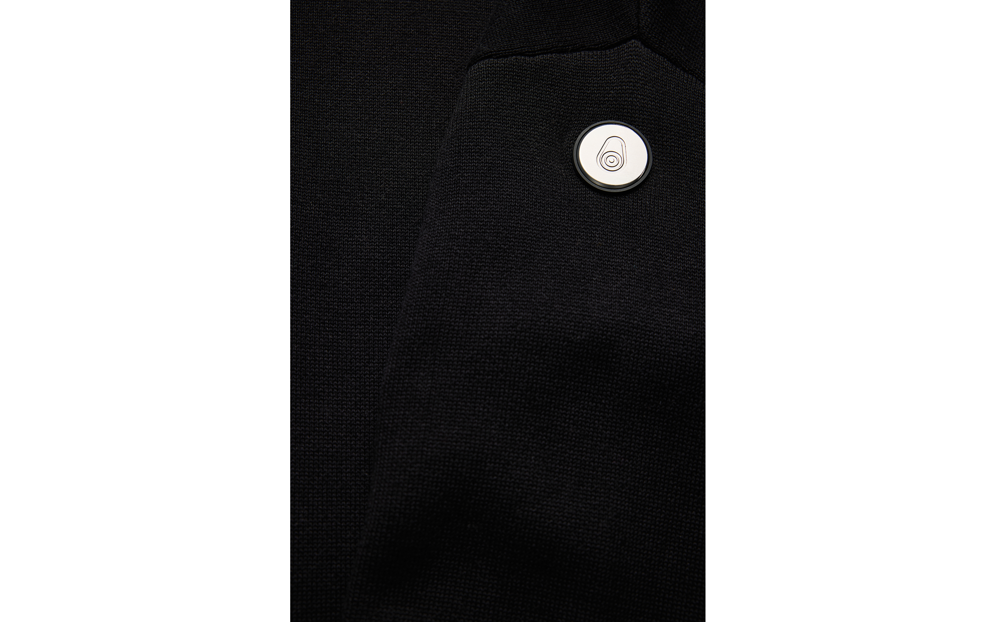 ARC KNITTED T-NECK 