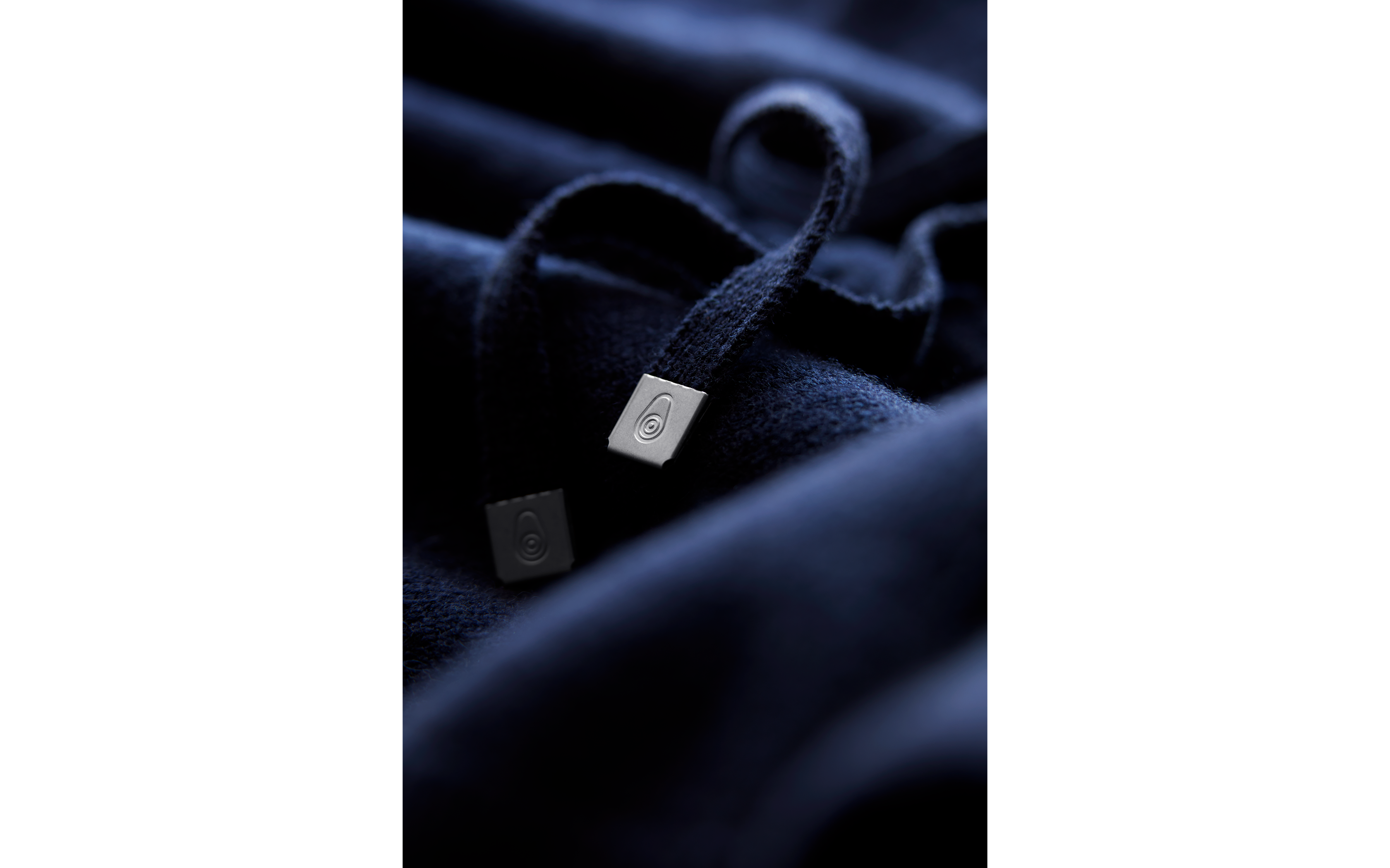 MIST HOODIE