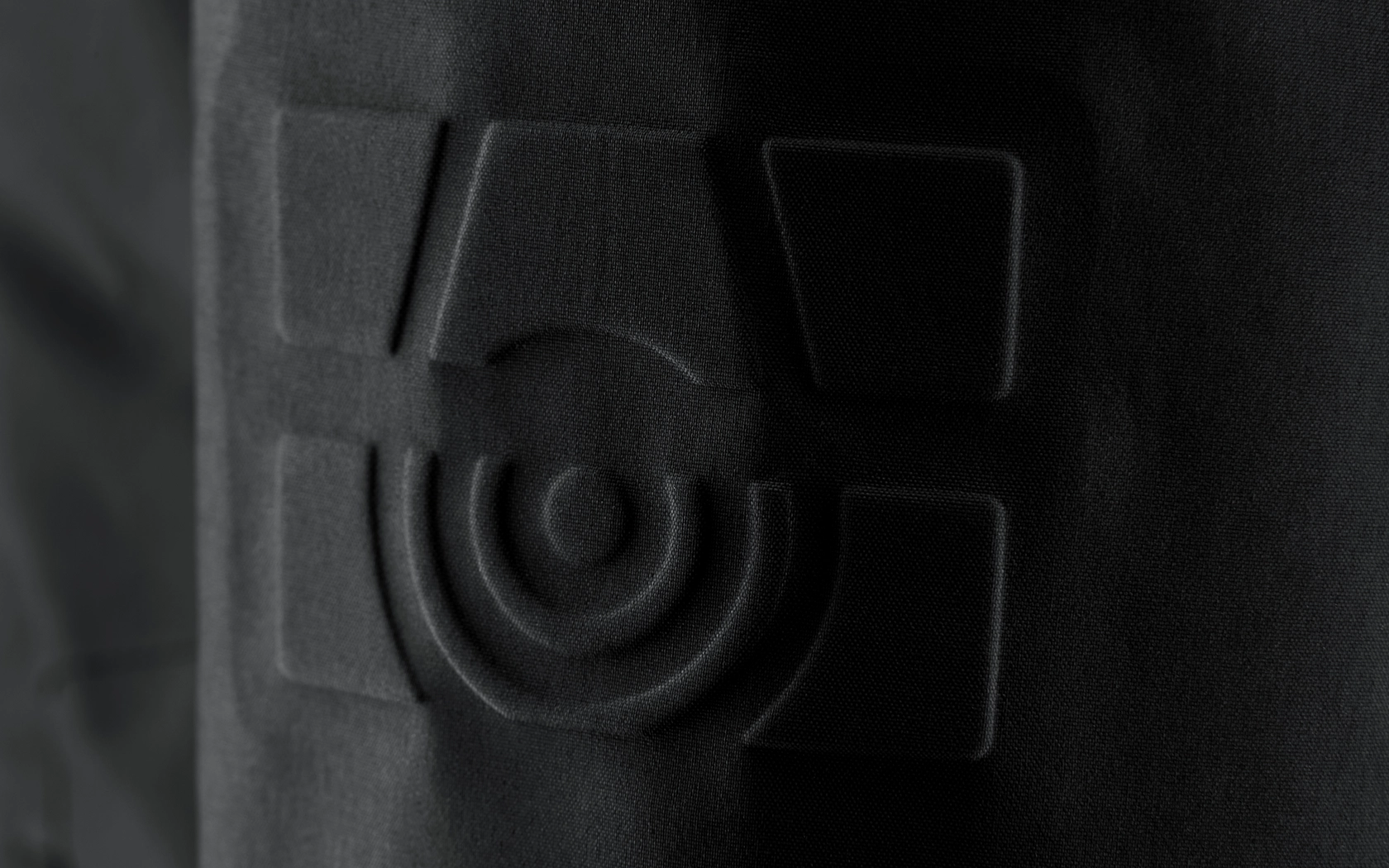 THE W CARBON RACE COAT