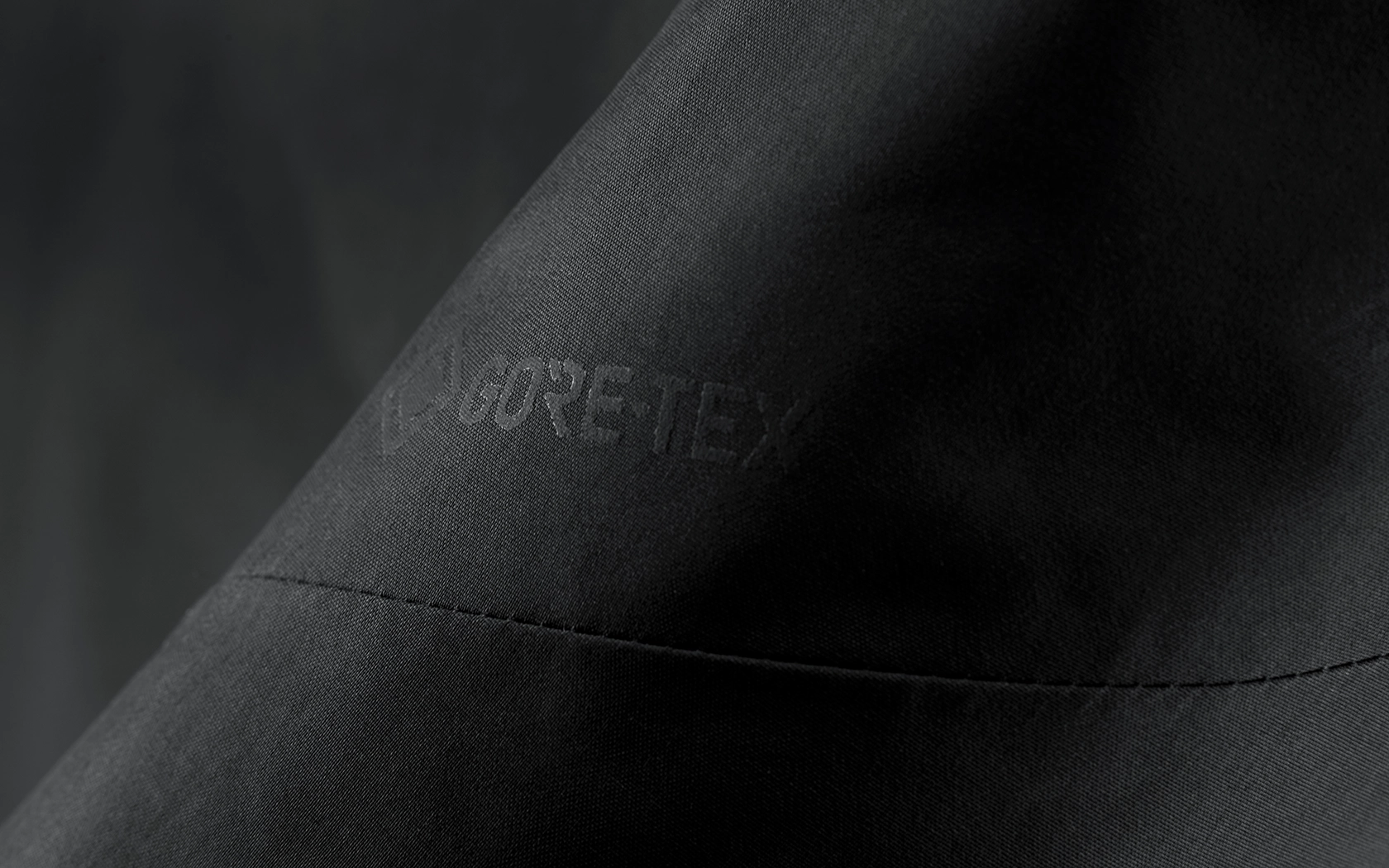 THE W CARBON RACE COAT