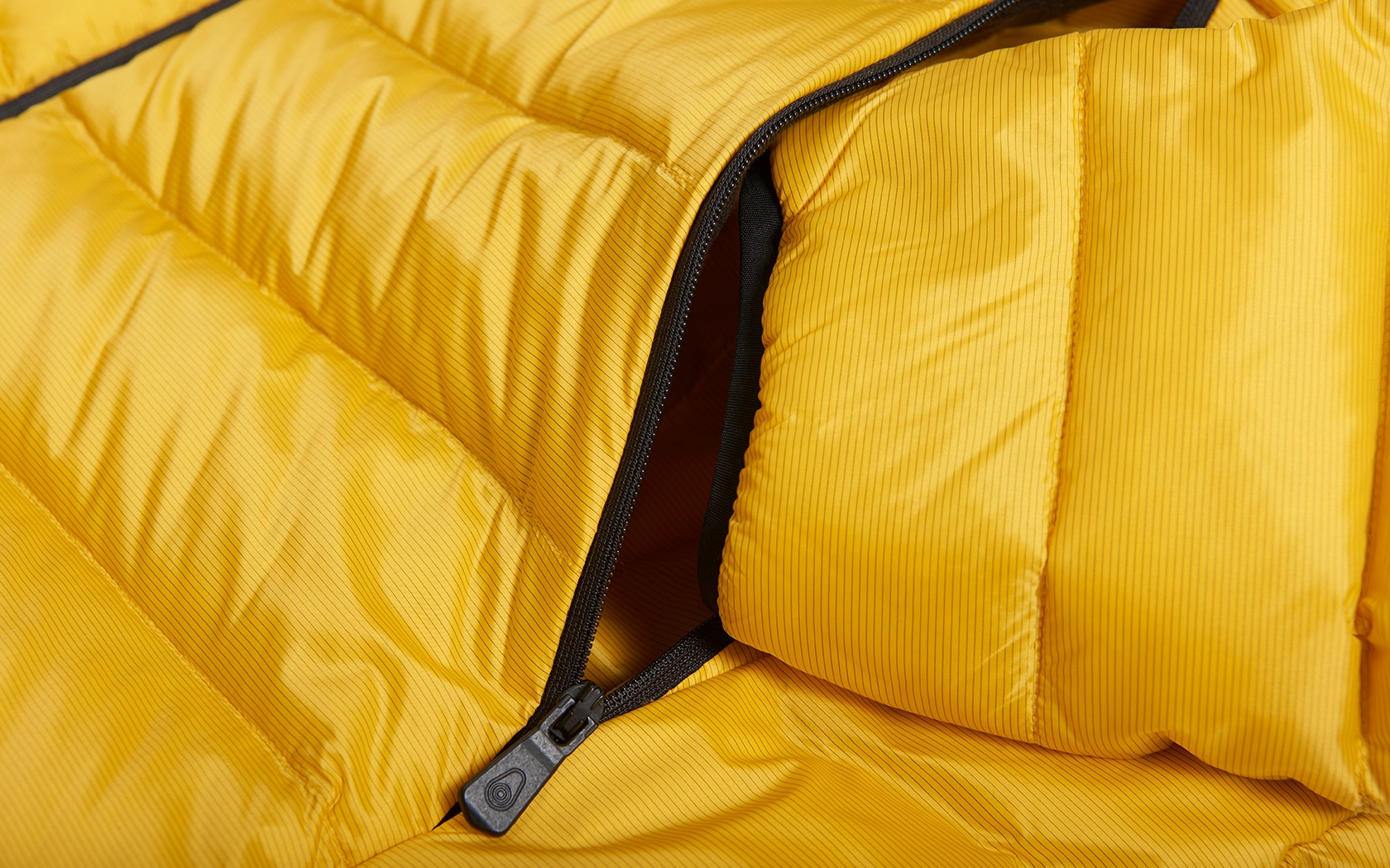 SPRAY DOWN JACKET