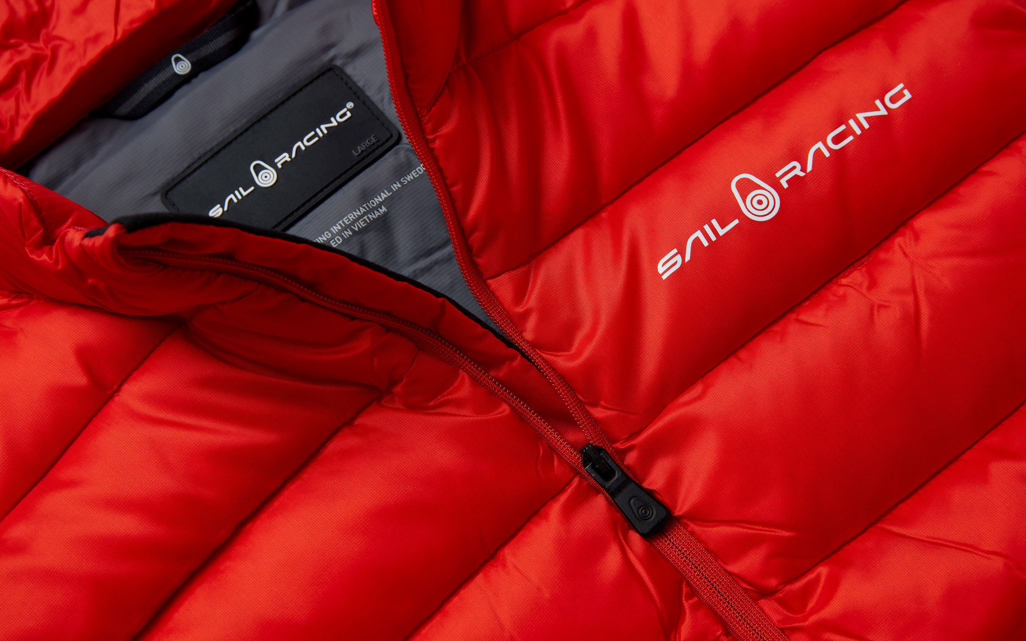 SPRAY DOWN VEST