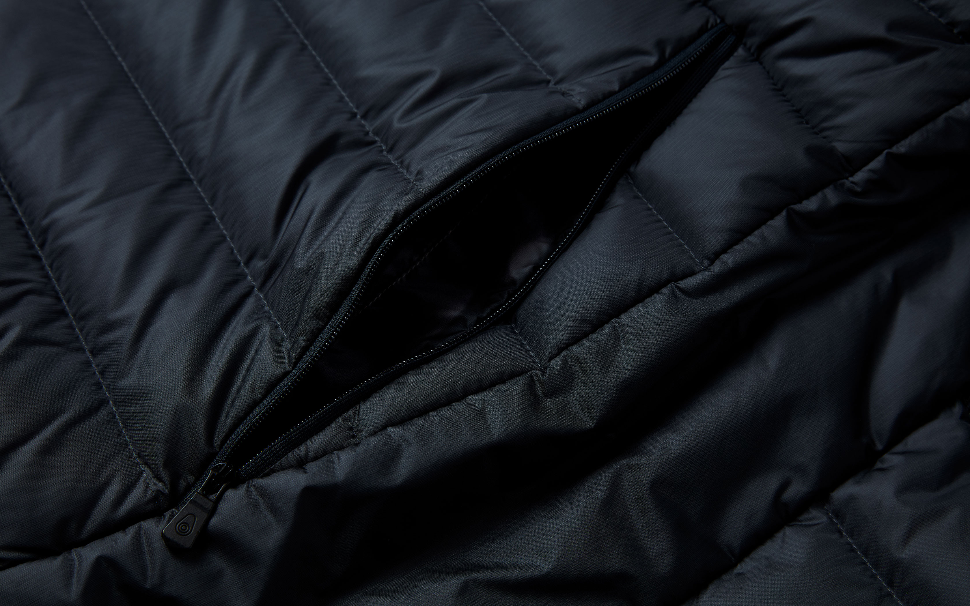 SPRAY DOWN VEST