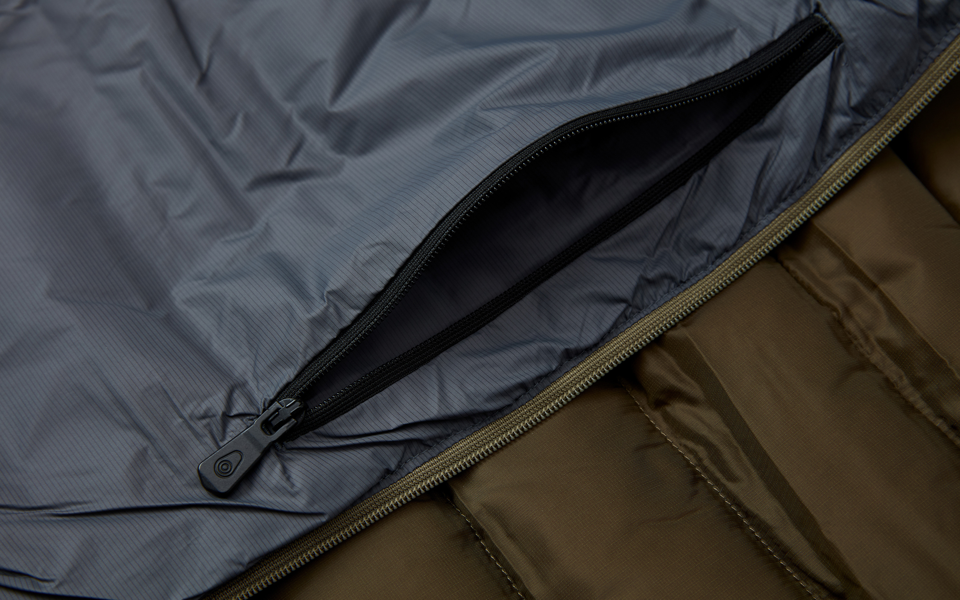 SPRAY DOWN VEST