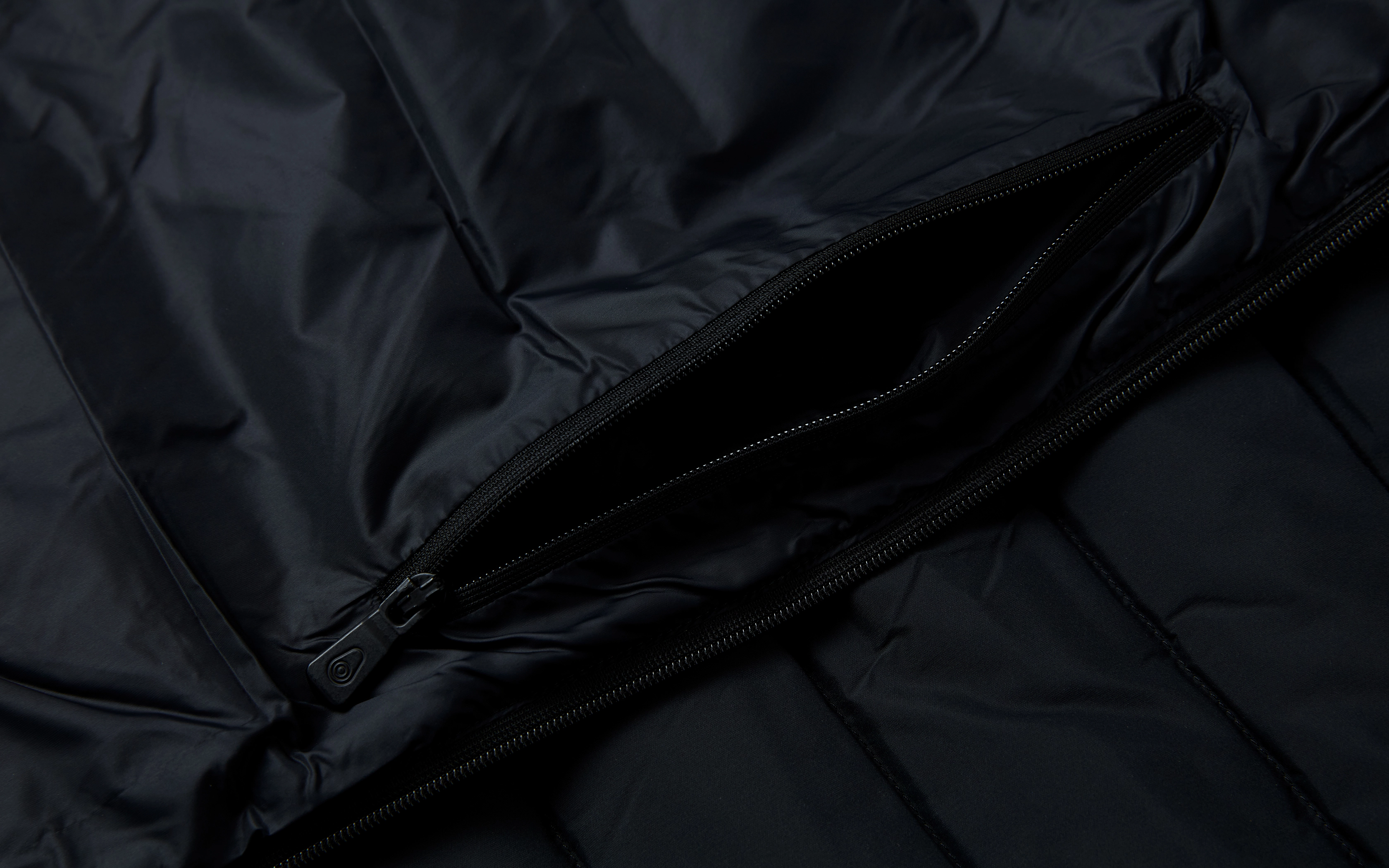 SPRAY DOWN VEST