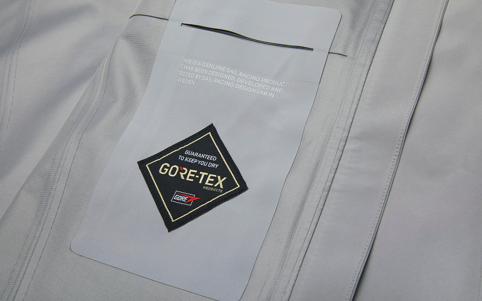 W RACE GORE TEX COAT