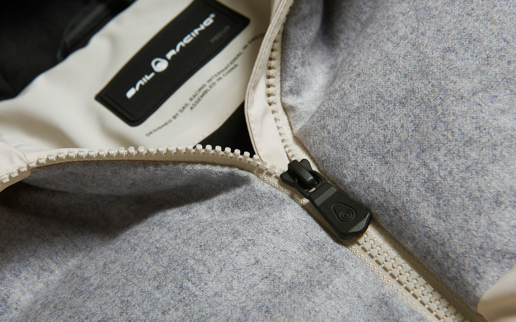 W RACE DOWN JACKET