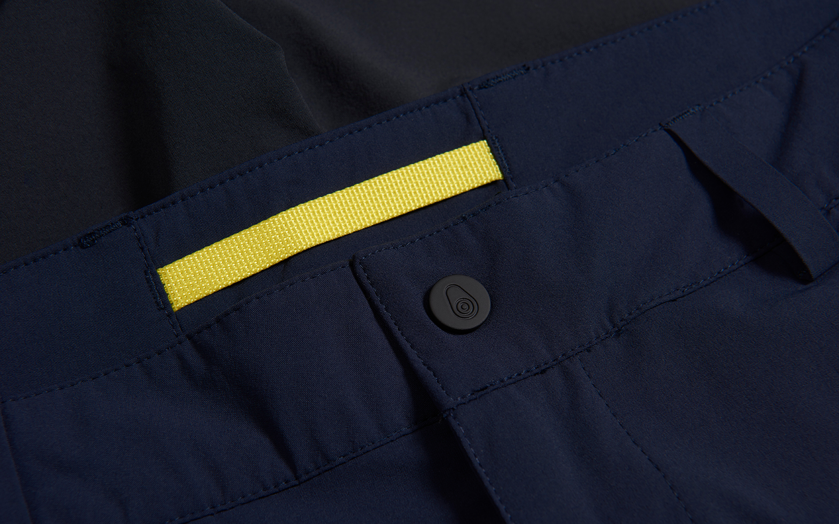 SPRAY STRETCH SHORTS