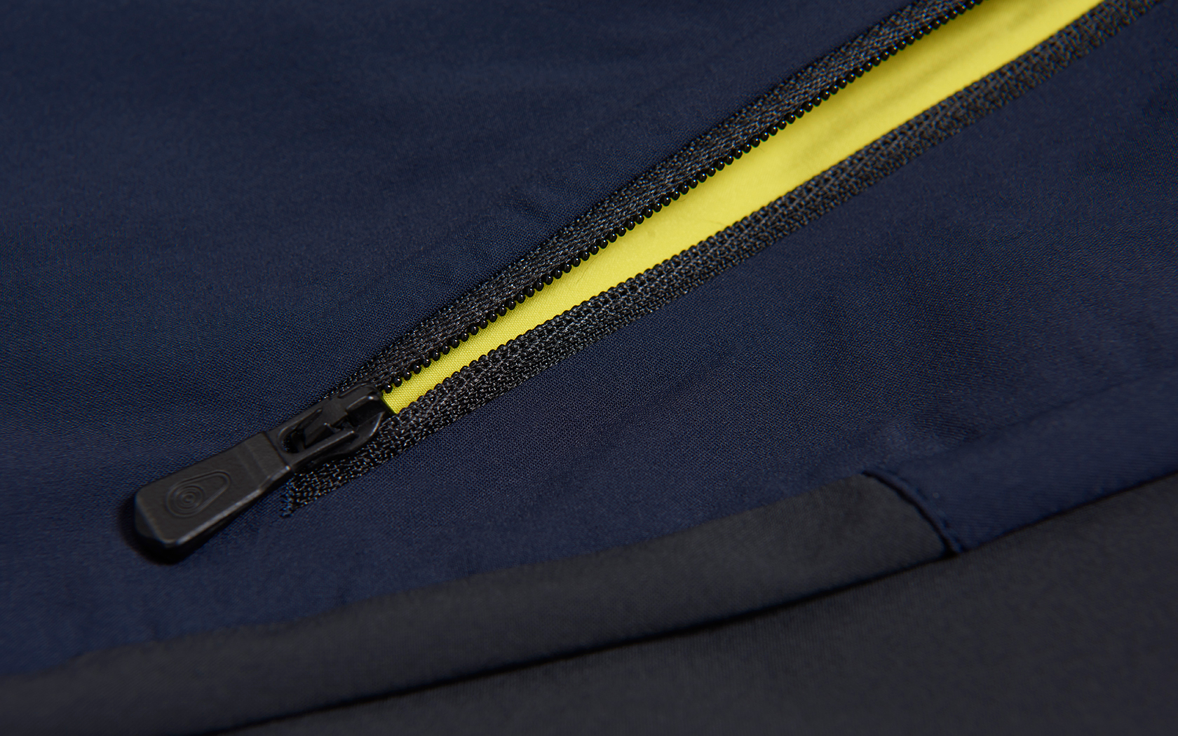 SPRAY STRETCH SHORTS