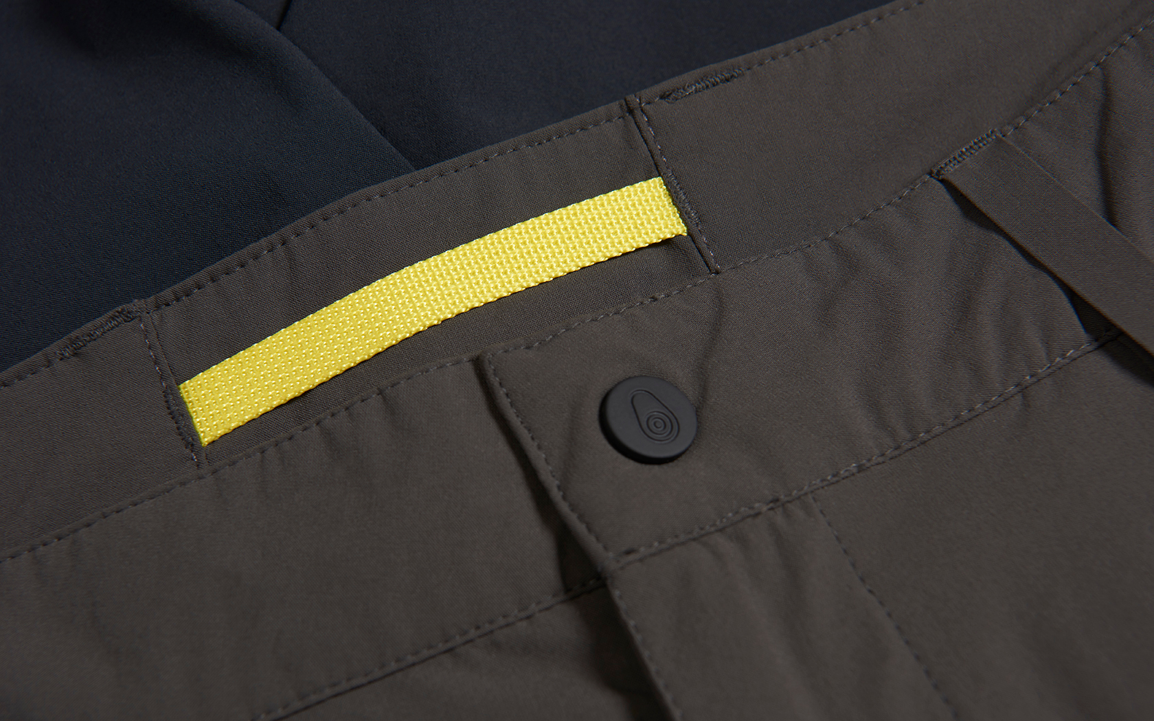 SPRAY STRETCH SHORTS