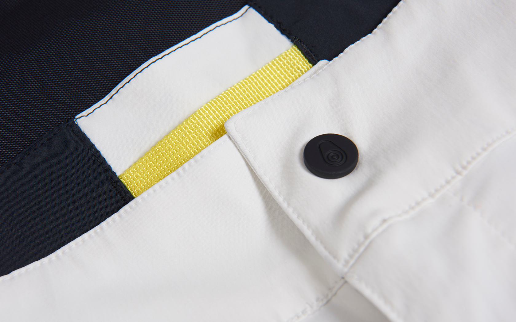 W SPRAY TECH SHORTS