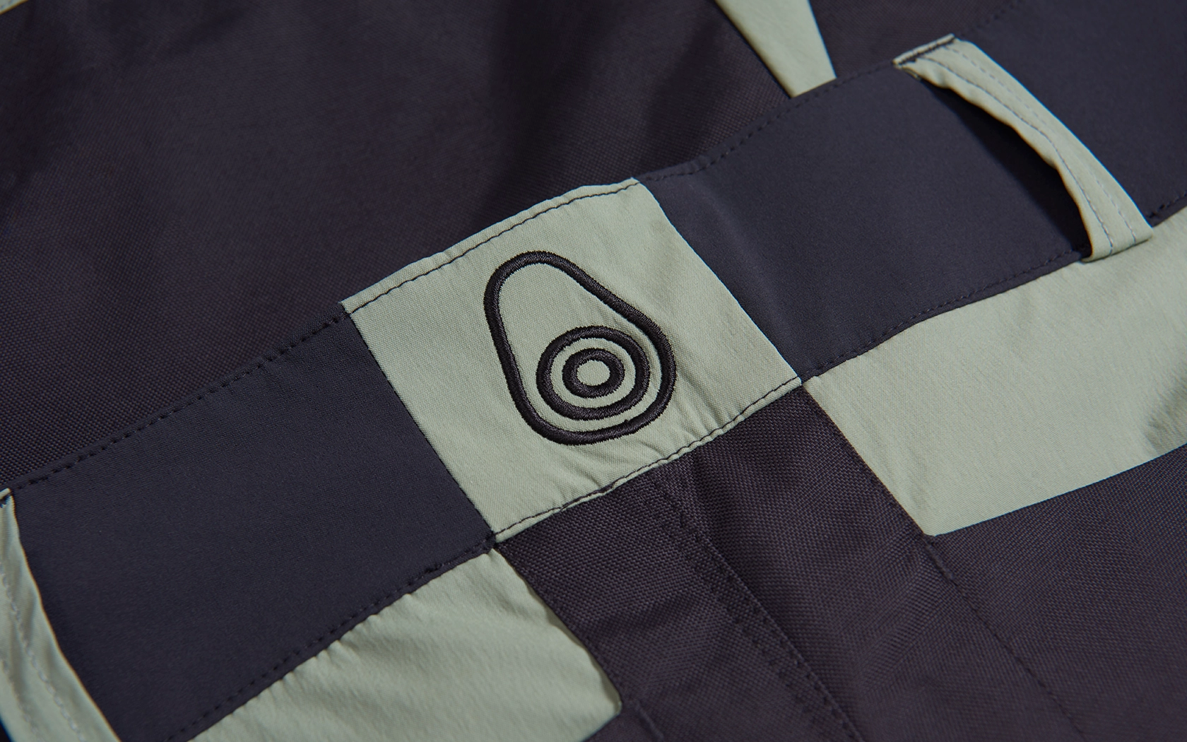 W SPRAY TECH SHORTS