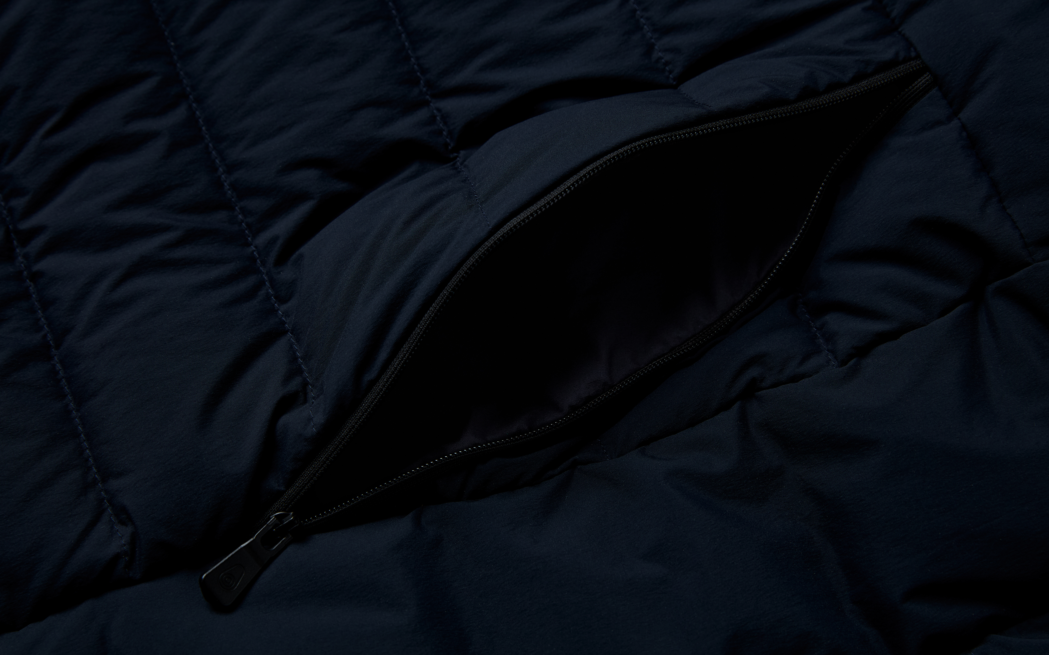 SPRAY DOWN JACKET