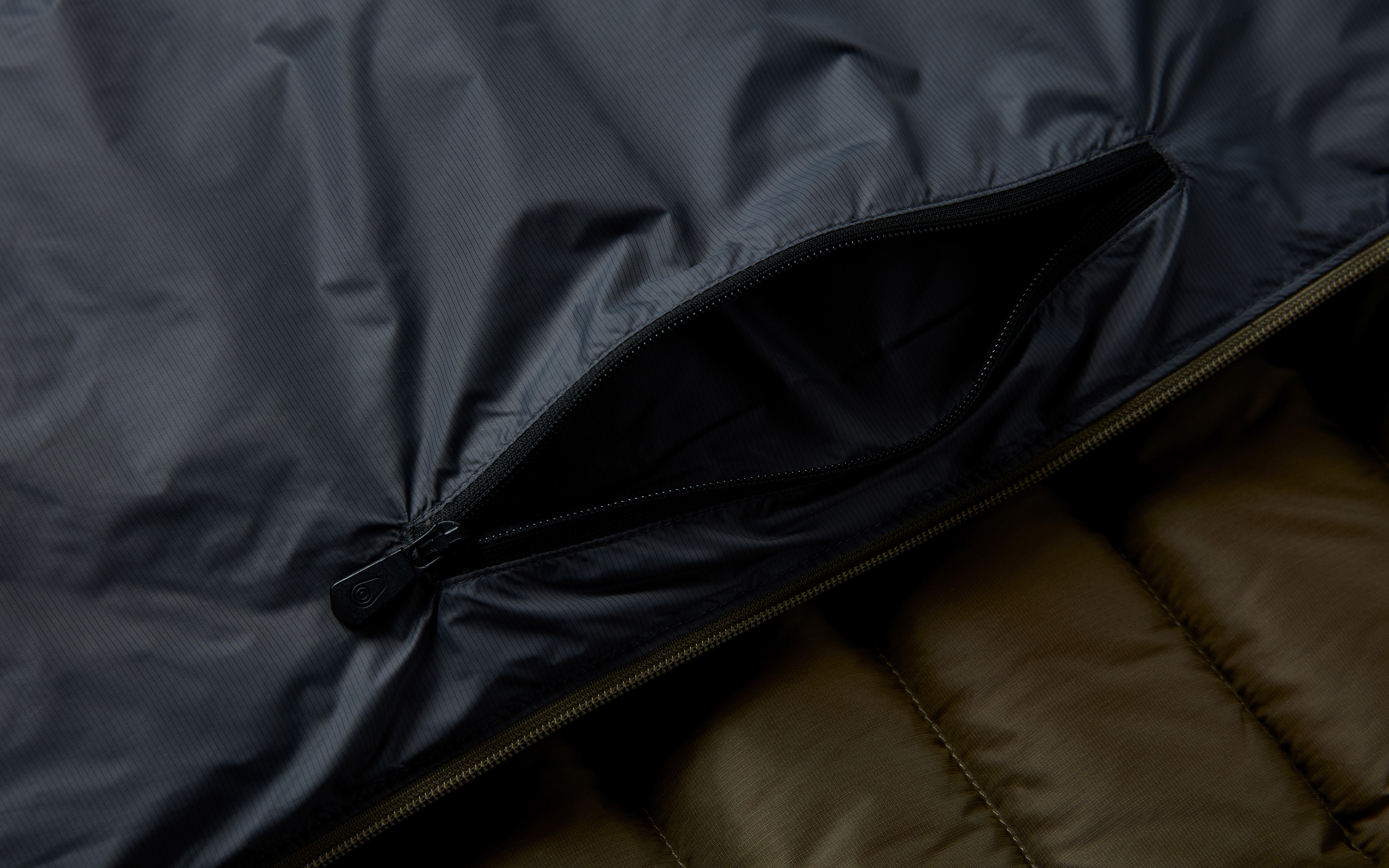 SPRAY DOWN JACKET