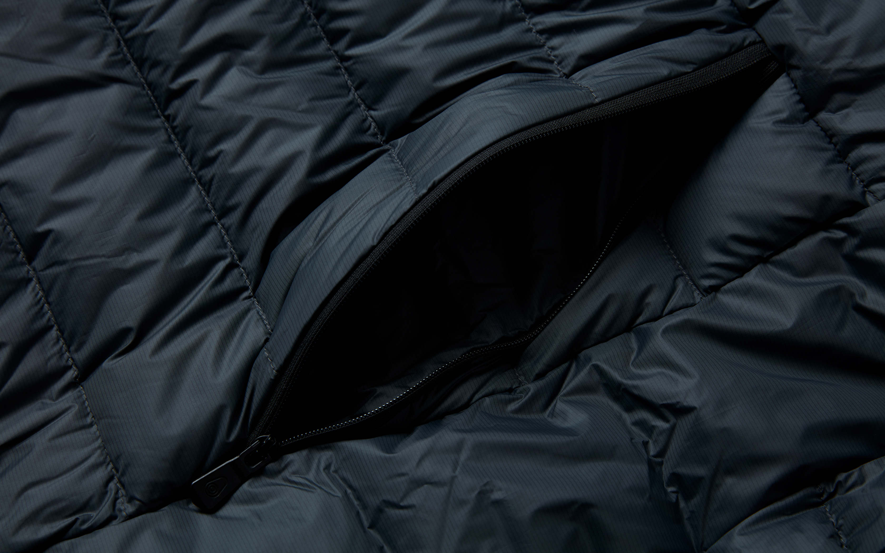SPRAY DOWN JACKET