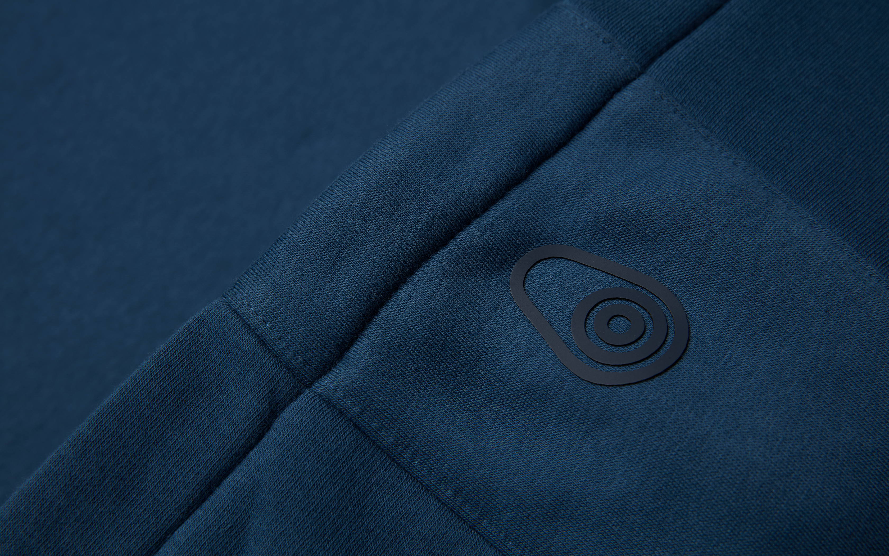 BOWMAN LOGO HOOD