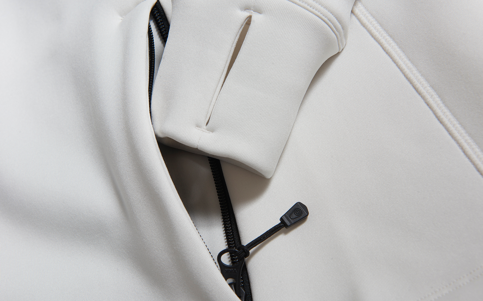 W POWERSTRETCH HOOD
