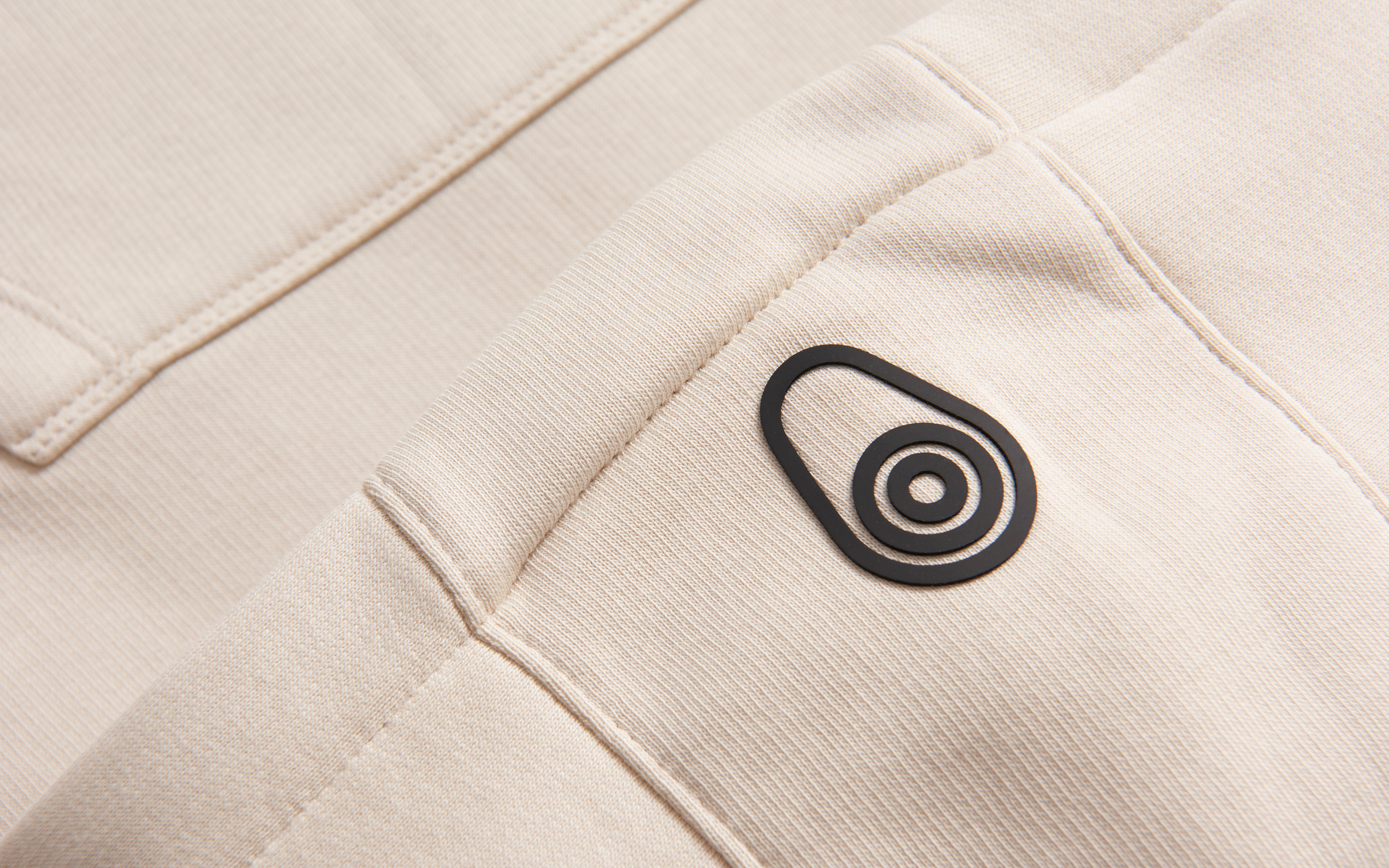 W GALE LOGO HOOD