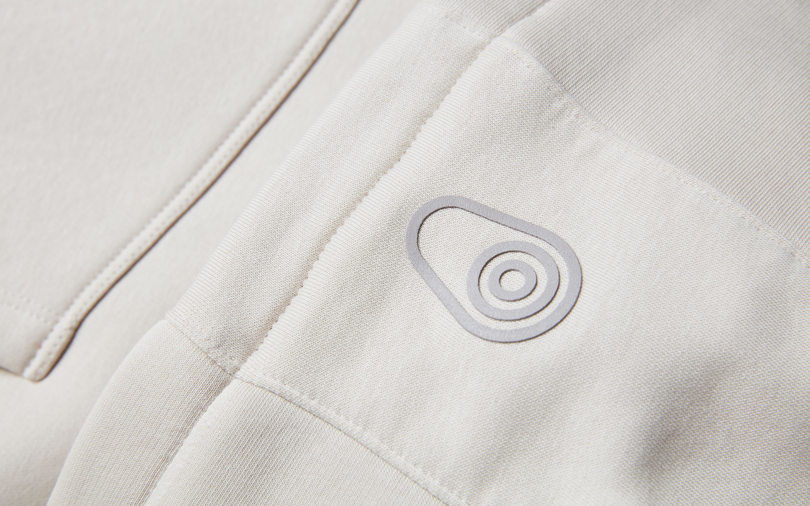 W GALE LOGO HOOD