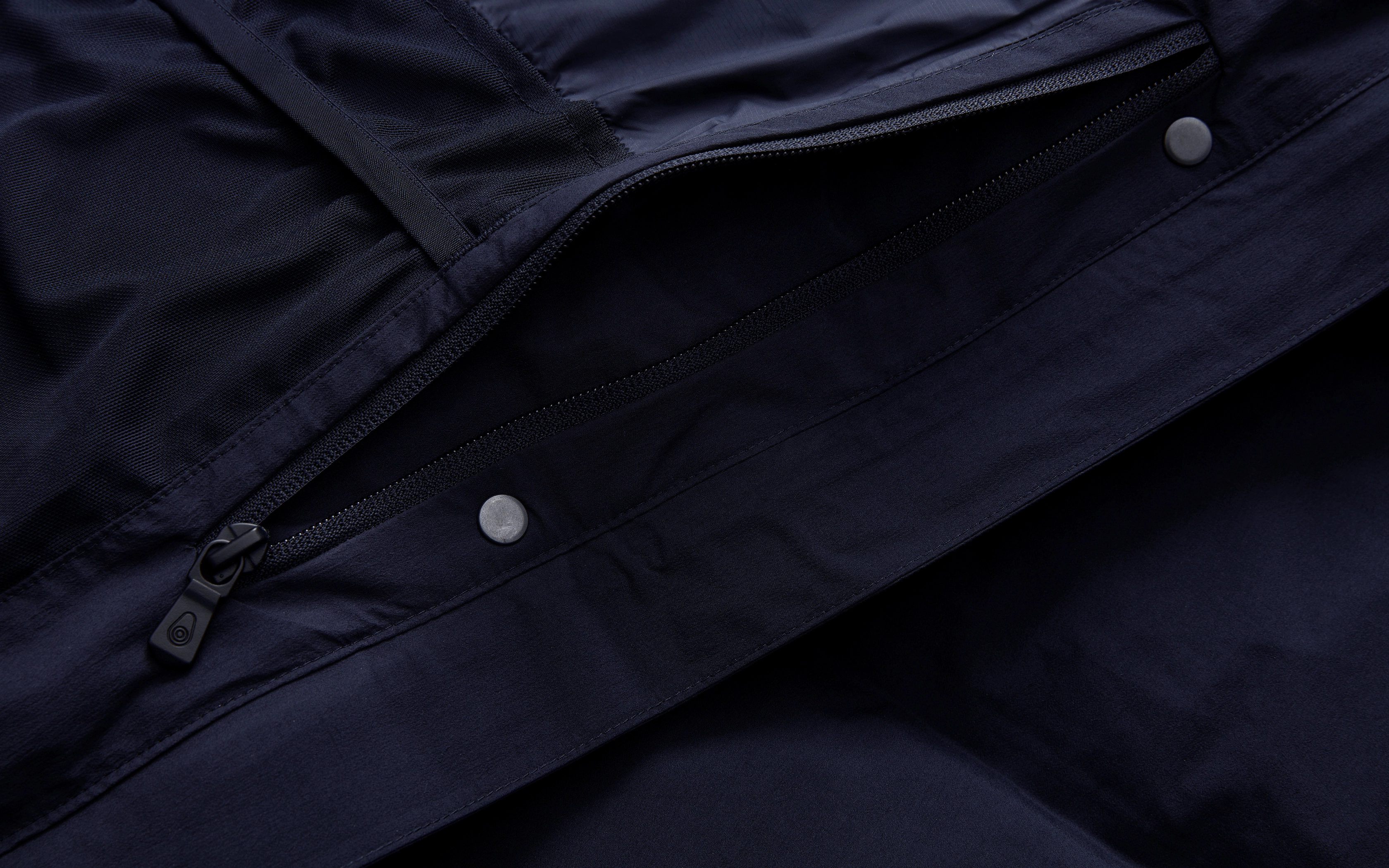W RACE EDITION DOWN COAT