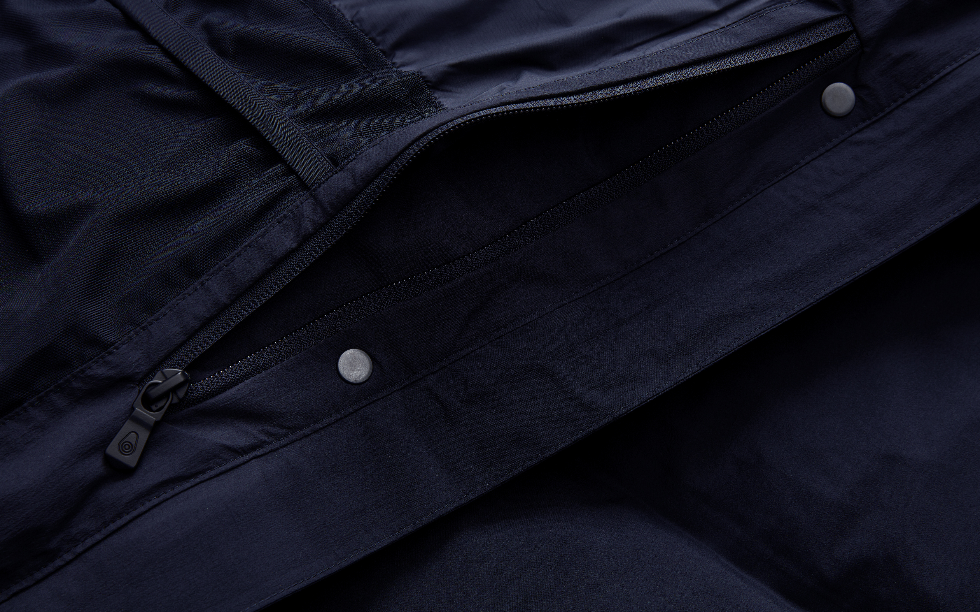 W RACE EDITION DOWN COAT