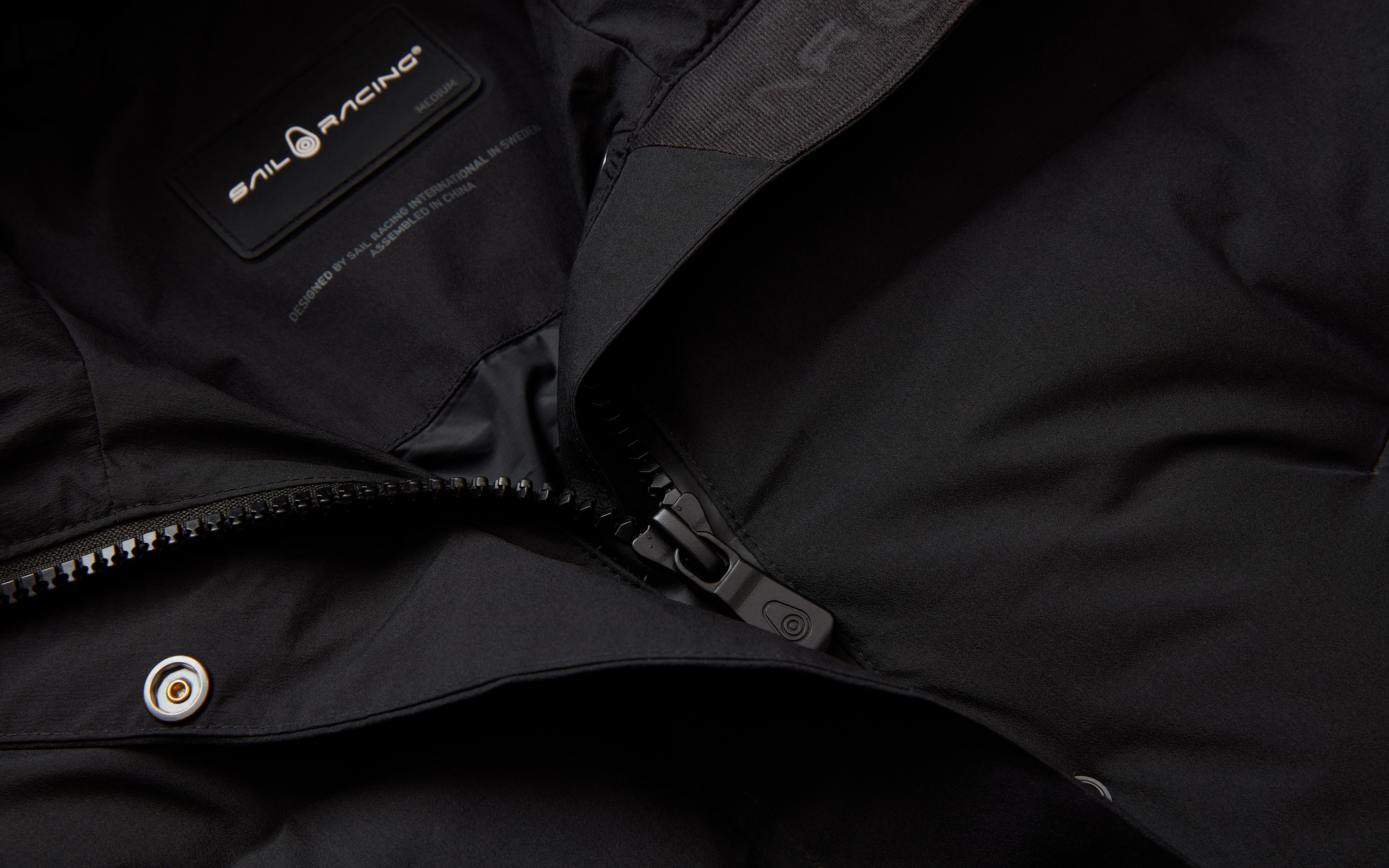W RACE EDITION DOWN COAT