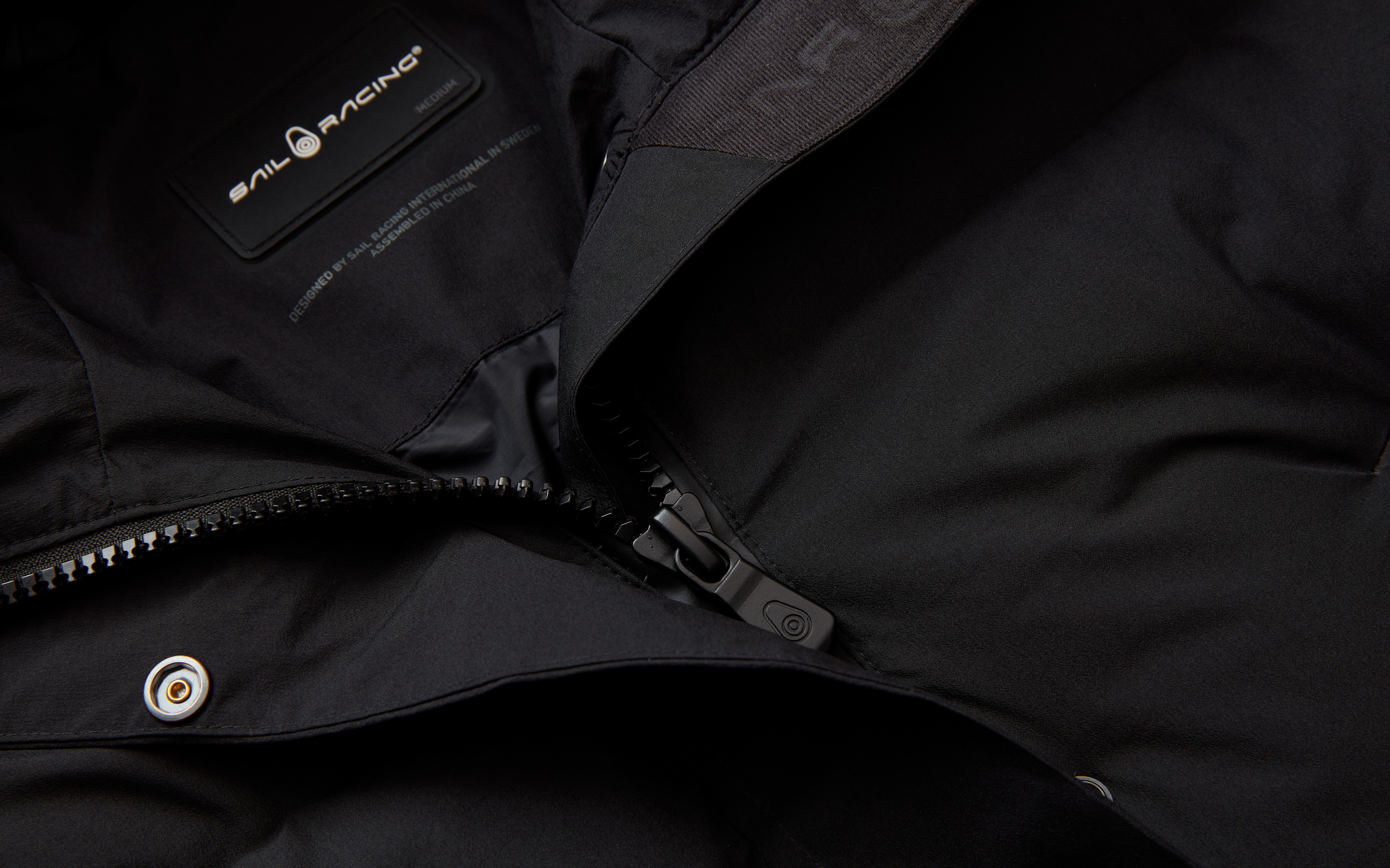 W RACE EDITION DOWN COAT