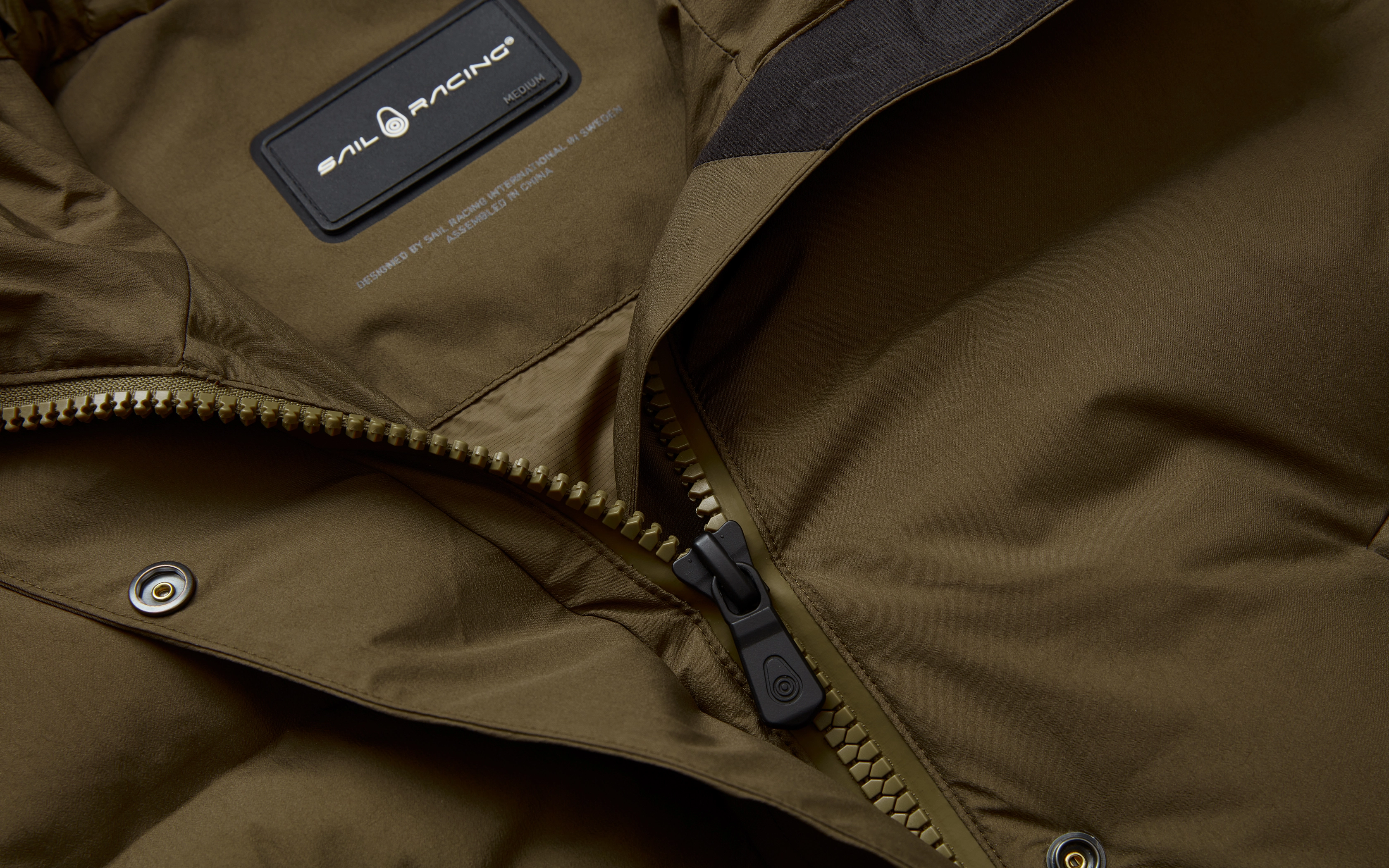 W RACE EDITION DOWN PARKA