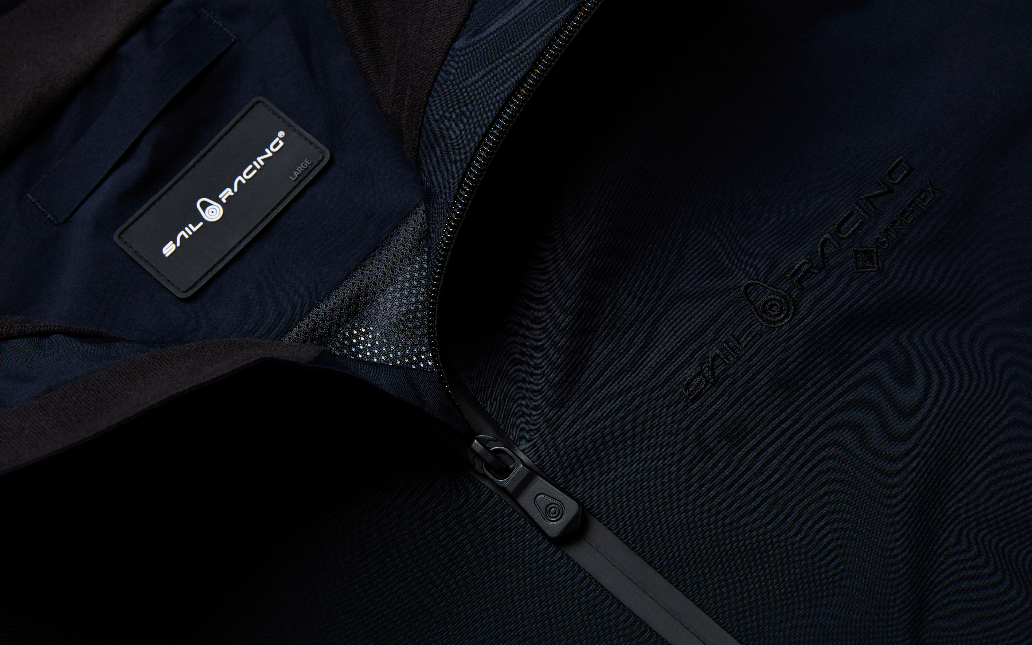 GORE TEX HOODED JACKET