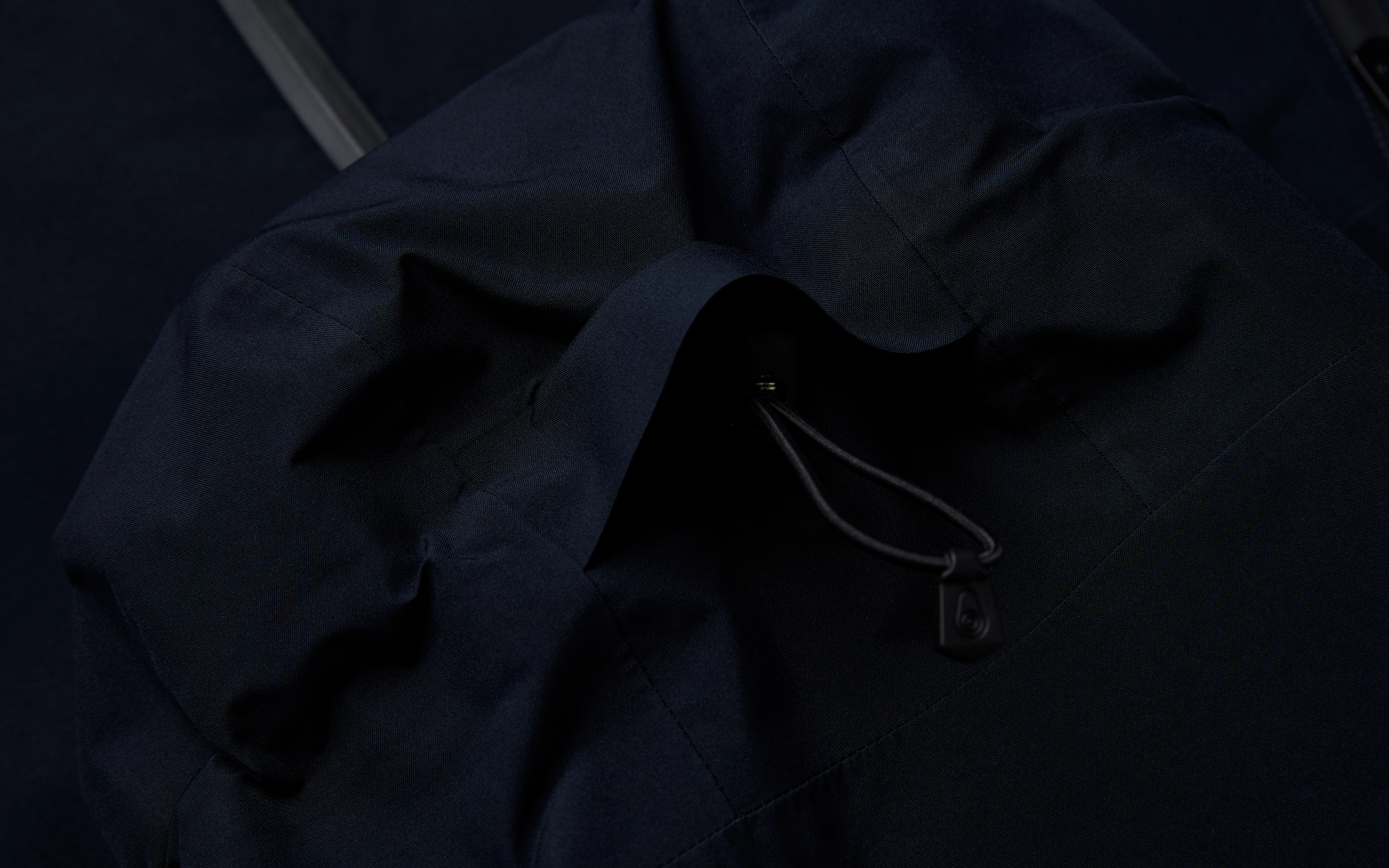 GORE TEX HOODED JACKET