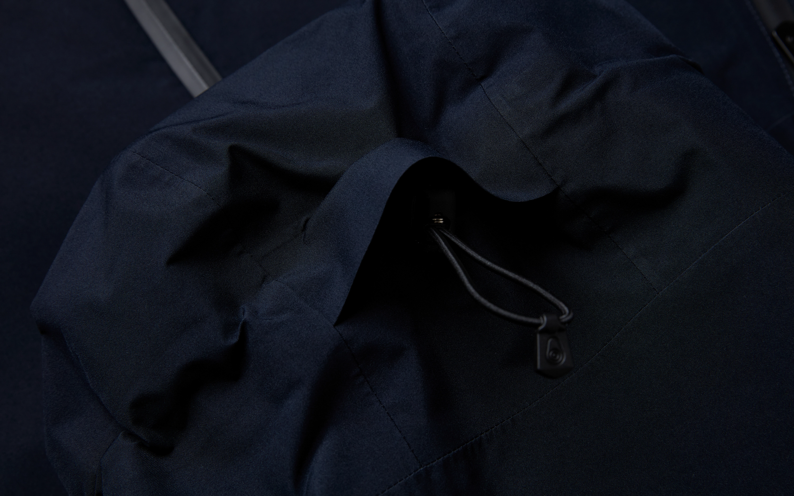 GORE TEX HOODED JACKET