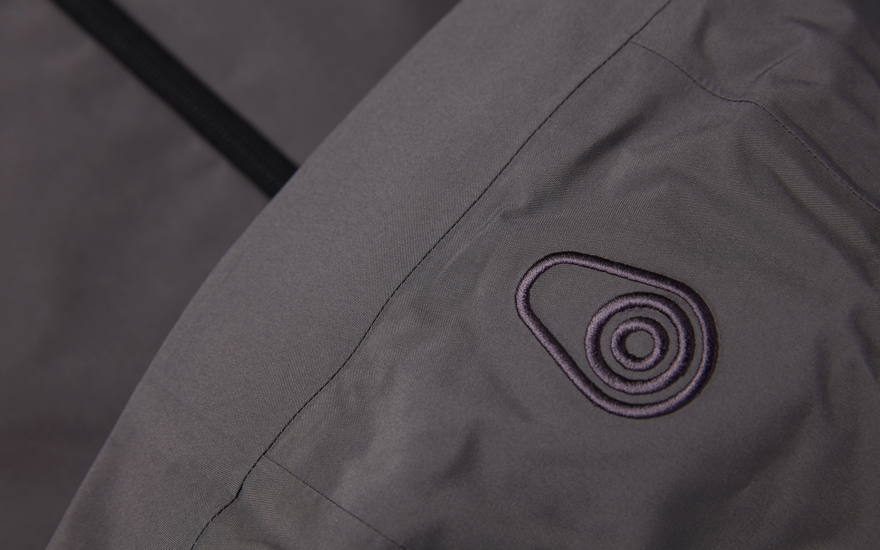 GORE TEX HOODED JACKET