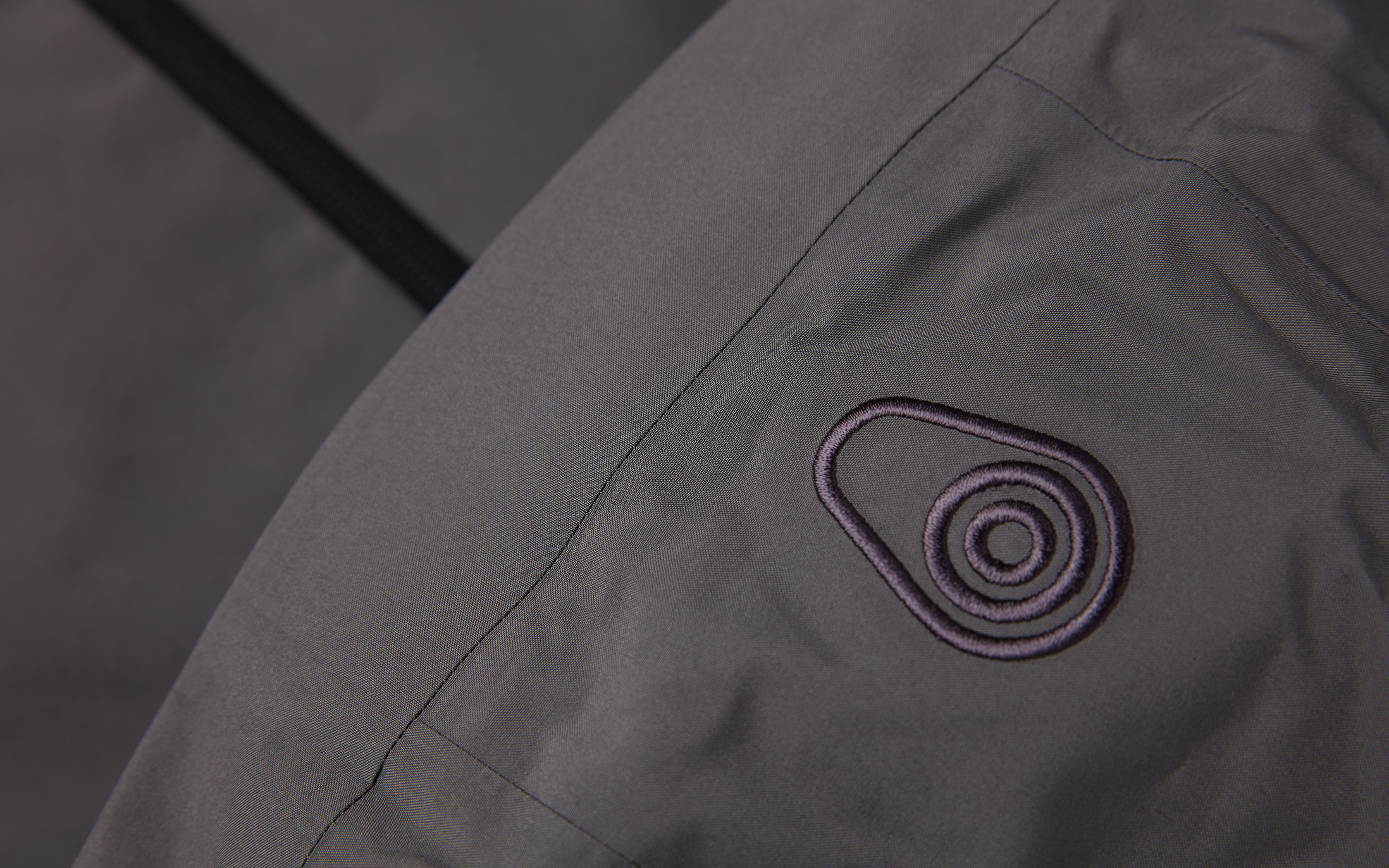 GORE TEX HOODED JACKET