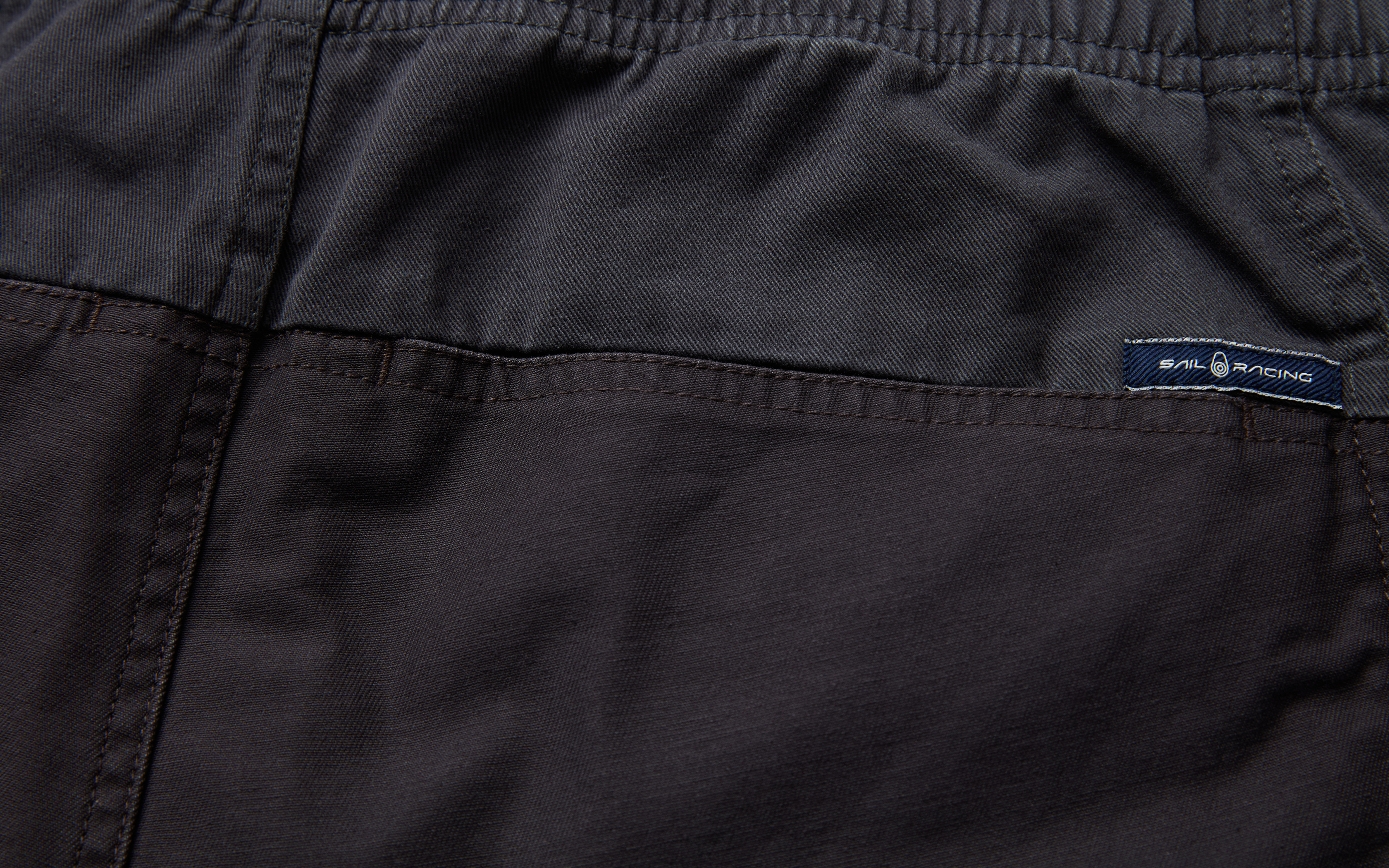 BREEZE BLOCKED SHORTS