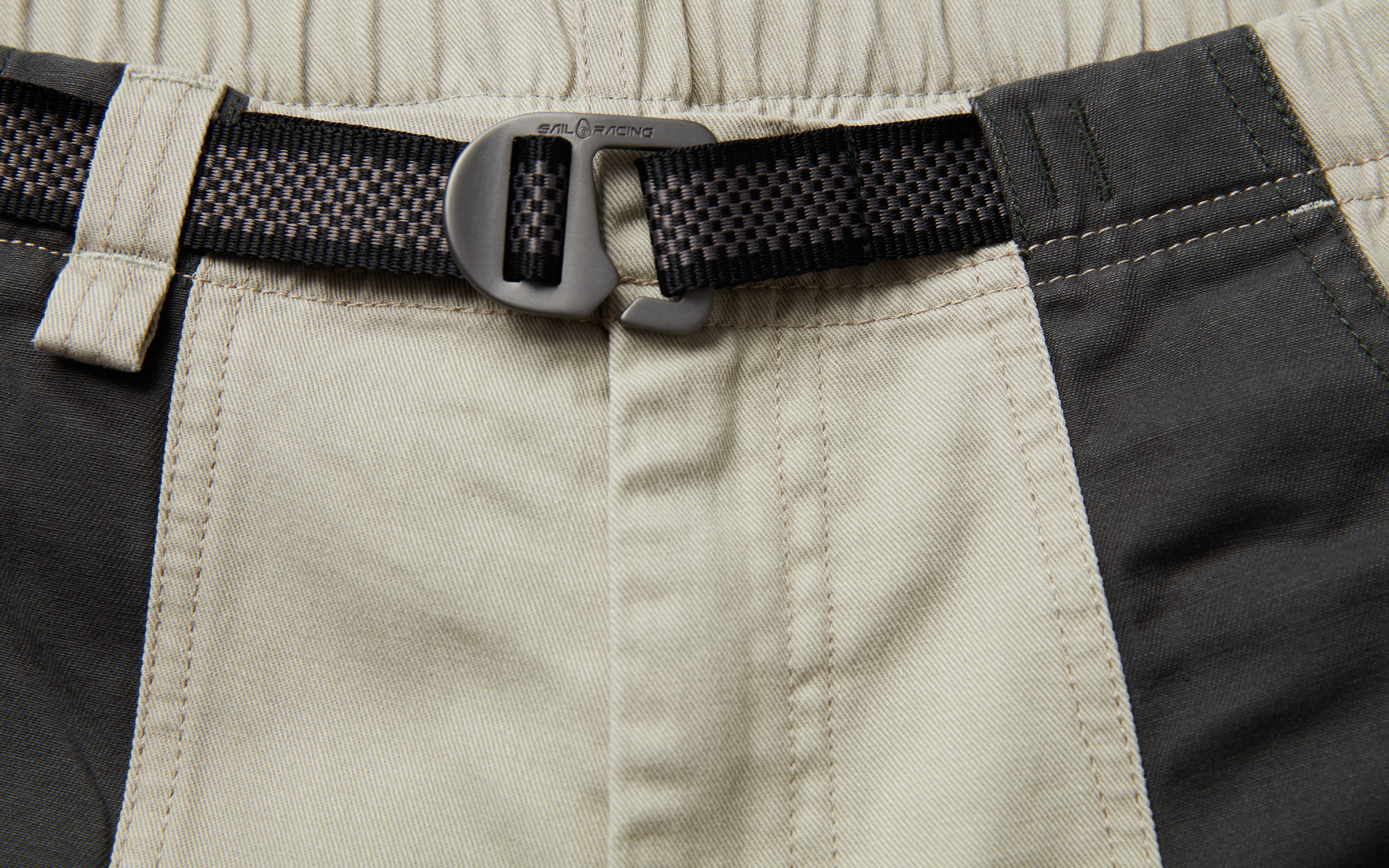 BREEZE BLOCKED SHORTS