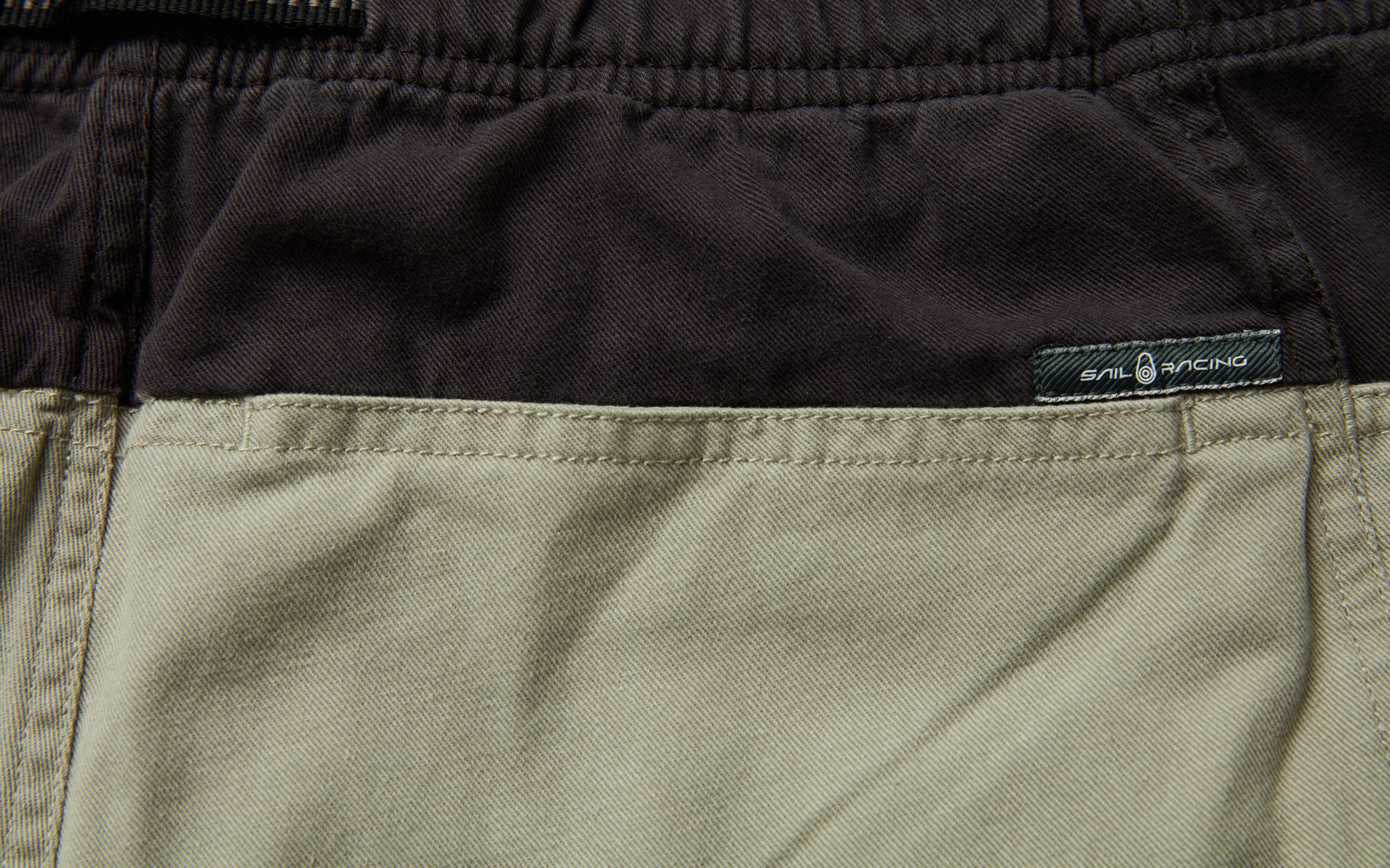 BREEZE BLOCKED SHORTS
