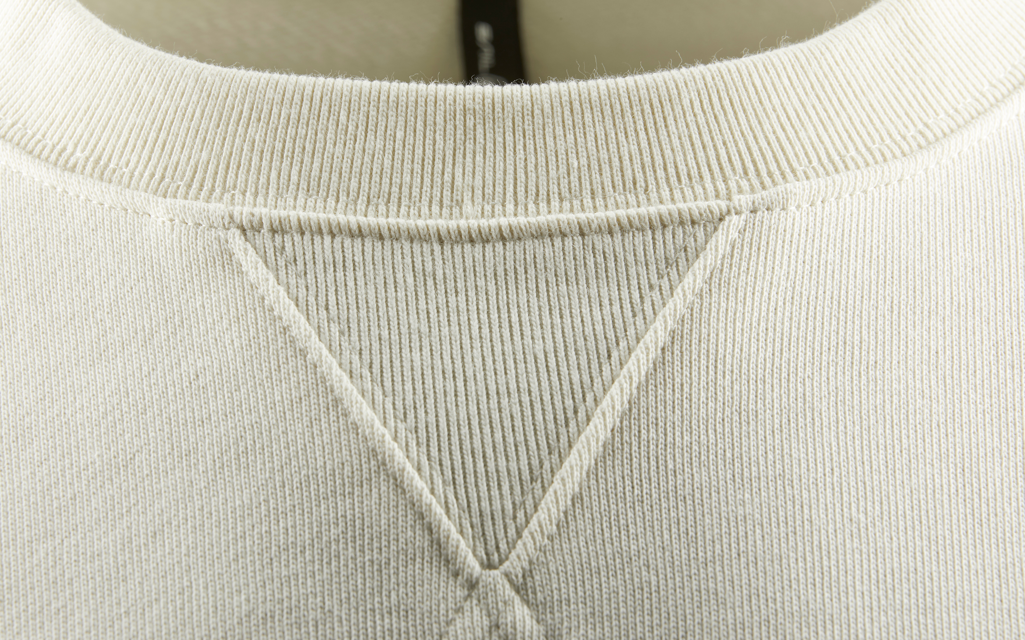 WIND SWEATER