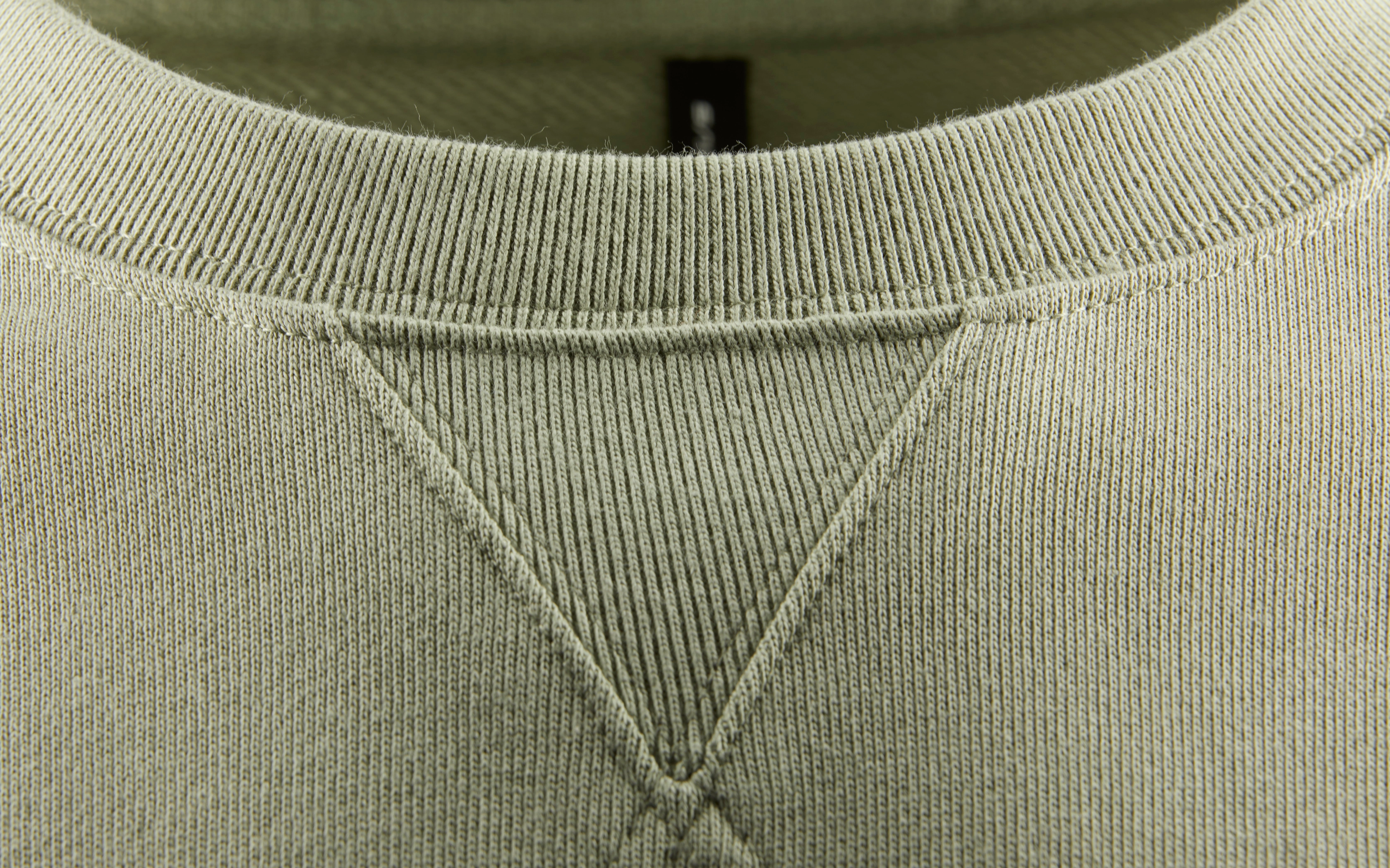WIND SWEATER