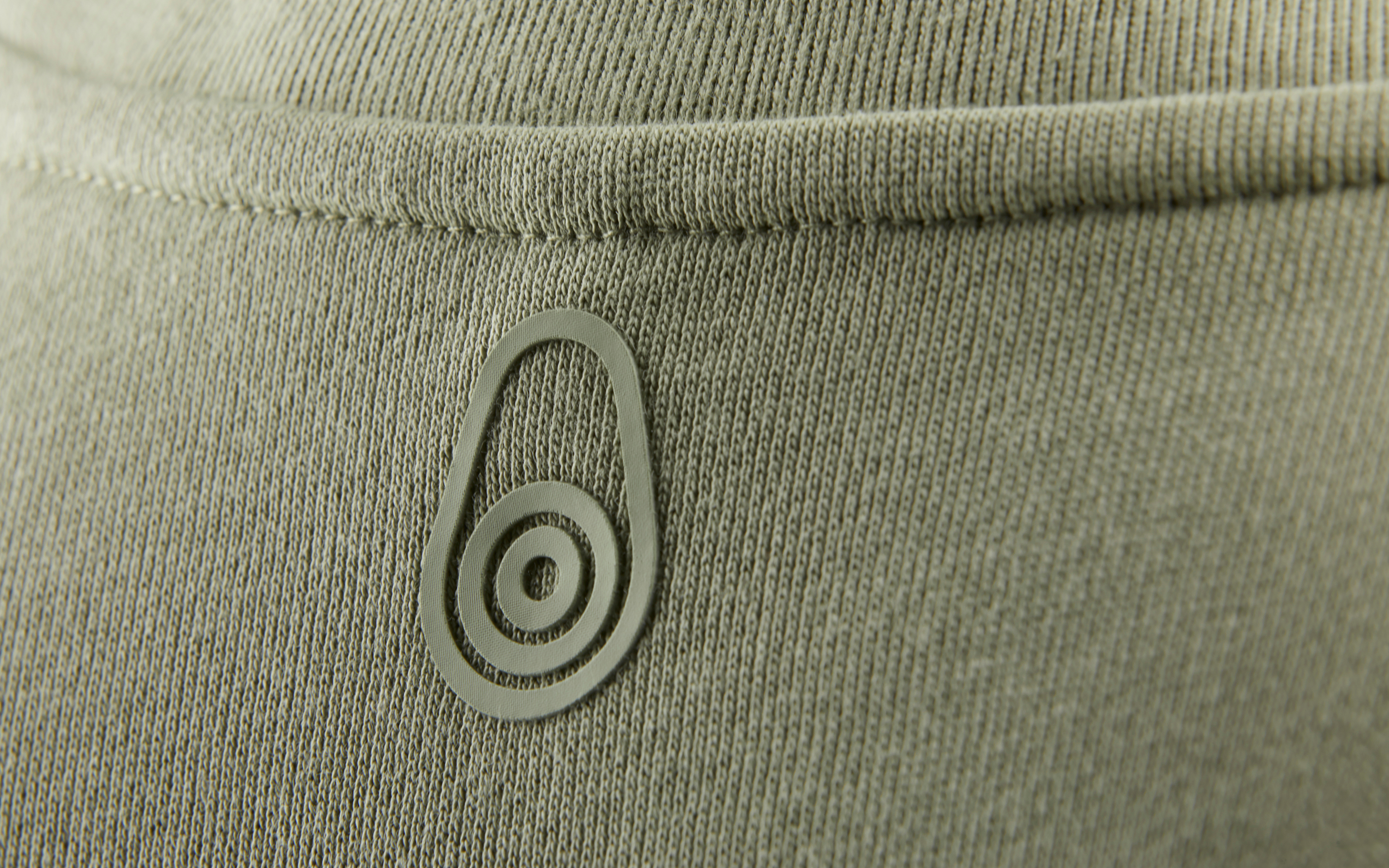 WIND SWEATER